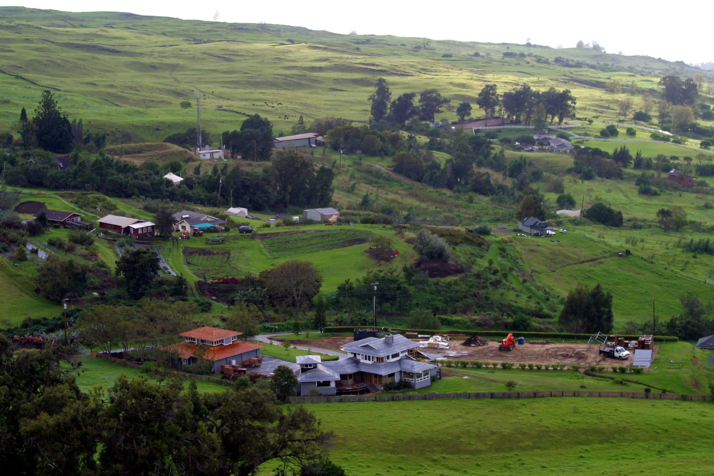 Oprah purchased a huge estate in Hawaii in the early 00s. ( Erik Aeder/Getty Images)