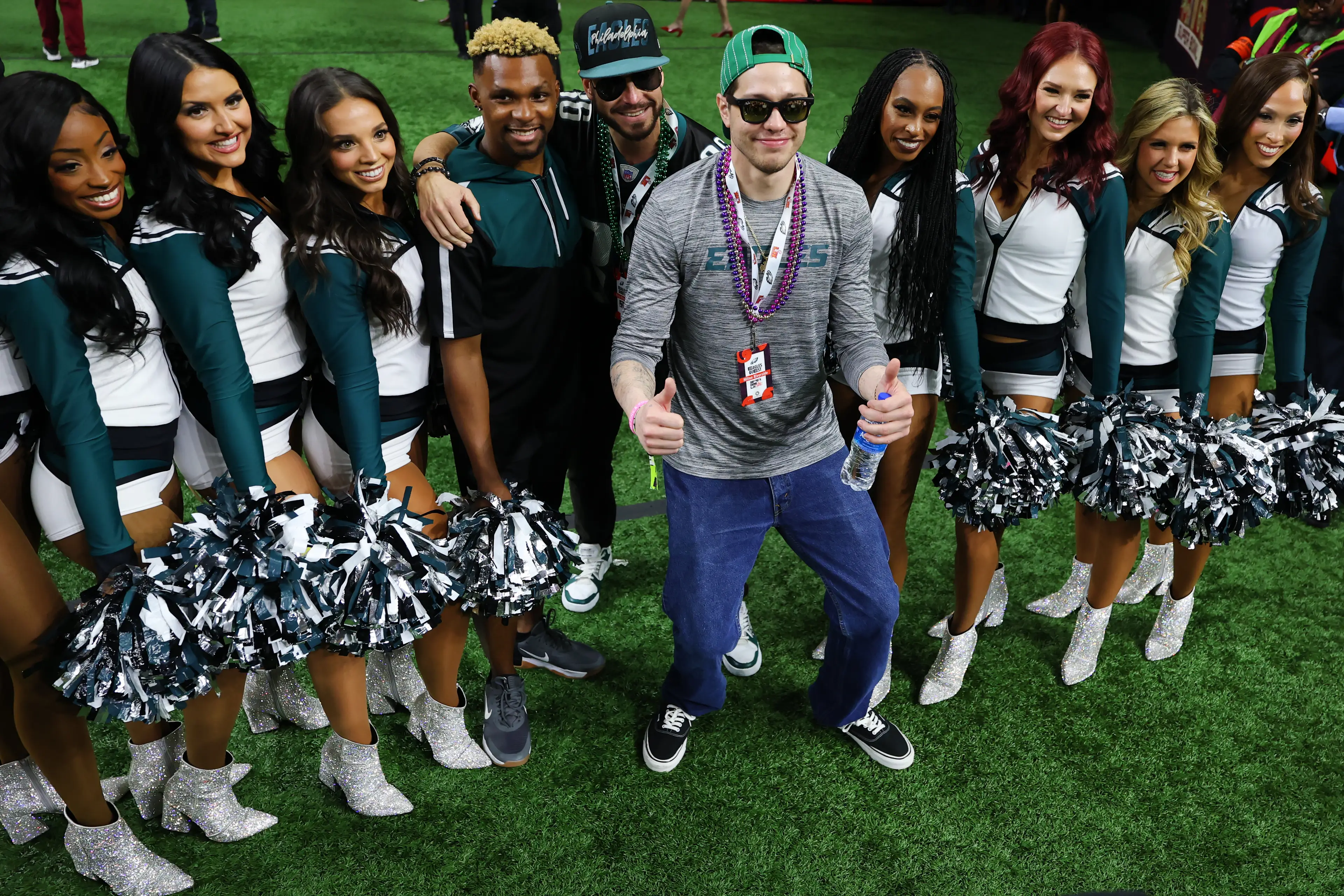 Pete Davidson posed with cheerleaders before the match (Gregory Shamus/Getty Images)