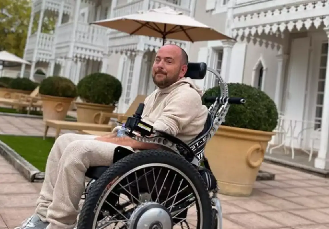 David Holmes now lives his life in a wheelchair (Instagram/@davidholmes83)