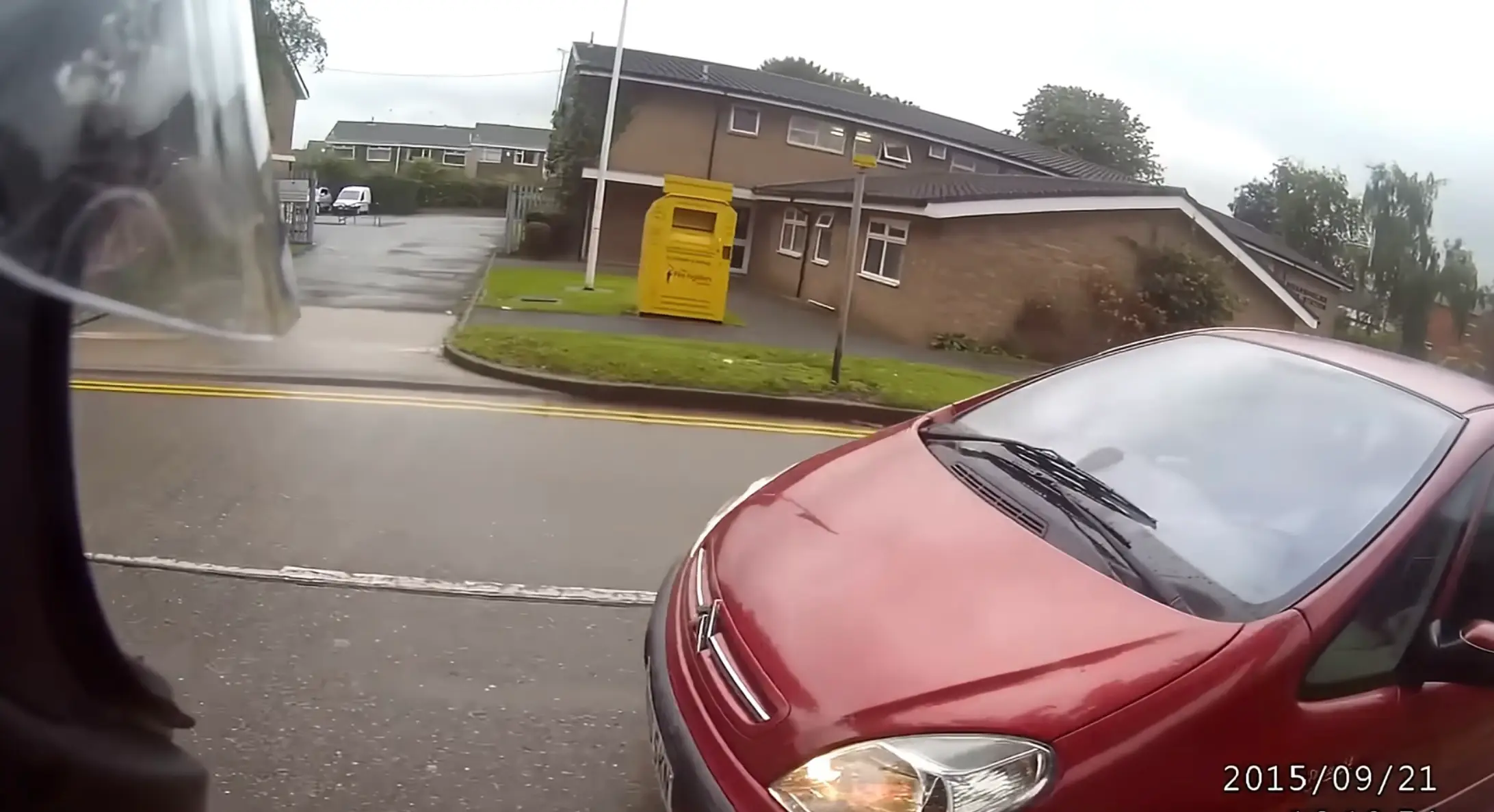 The grandad was driving a red Citroën Xsara Picasso in the iconic clip (YouTube/SteveandSooze)