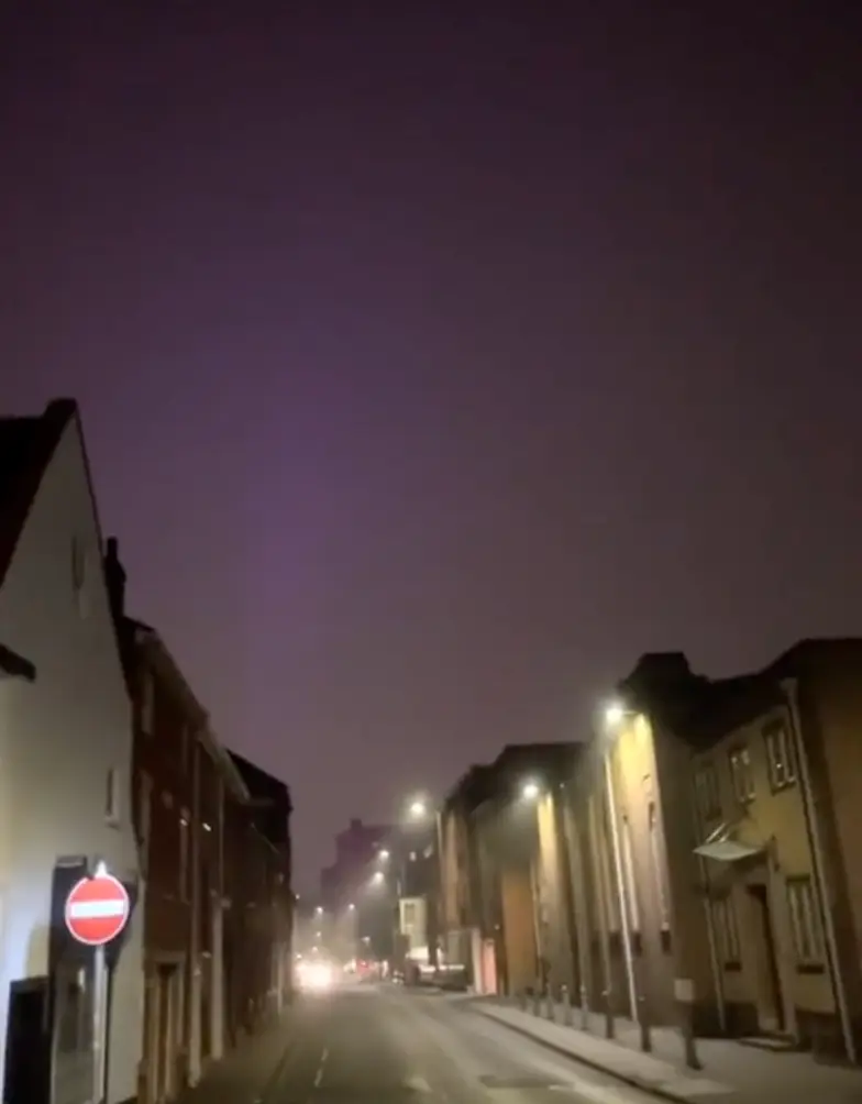 The two men were devastated to discover they'd been catfished by a Premier Inn (TikTok/@paakkz)