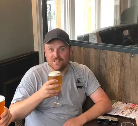 Scott Johnson started off putting on casual weekend bets, but his habit spiralled (Scott Johnson)