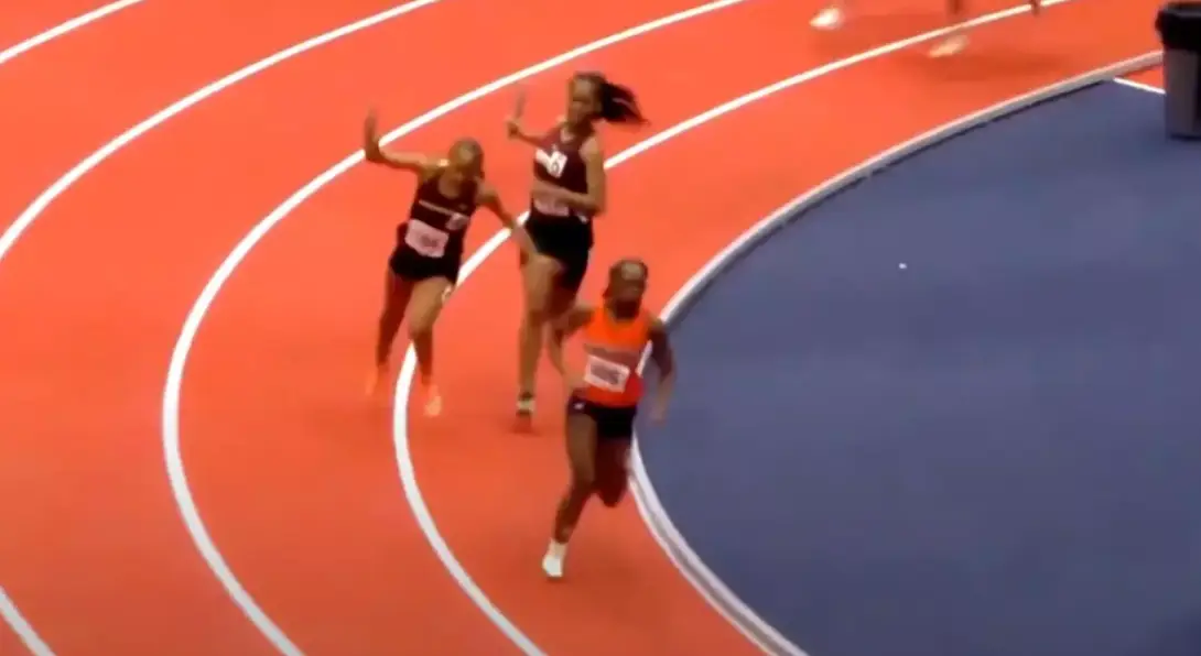 A view of the altercation between Alaila Everett and Kaelen Tucker from the front (ABC)