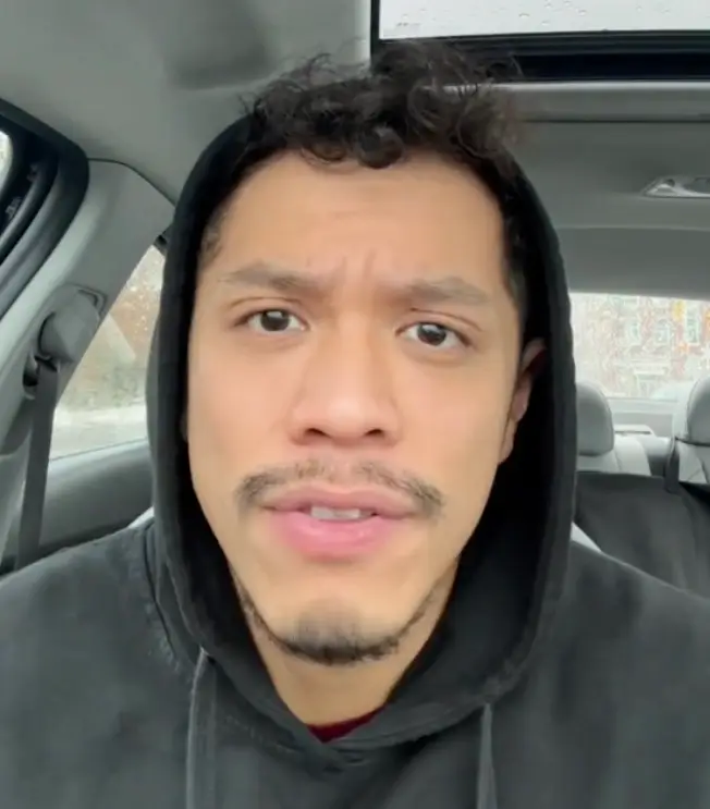 Alexandre Evidente put himself in the employee's shoes and acted out a response.