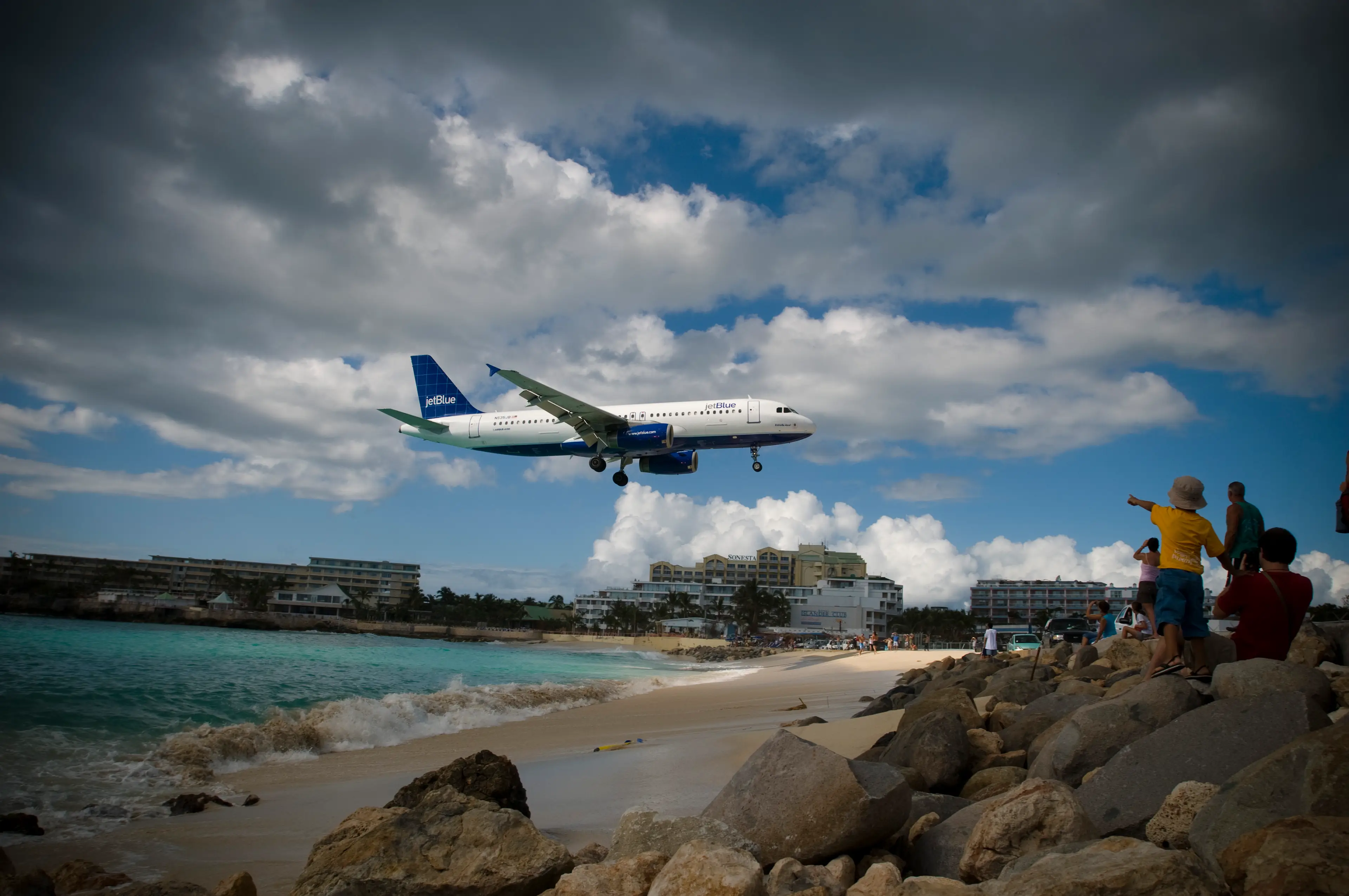 Tourist flock to feel planes passing over at less than 100 feet (GHI/Education Images/Universal Images Group via Getty Images)