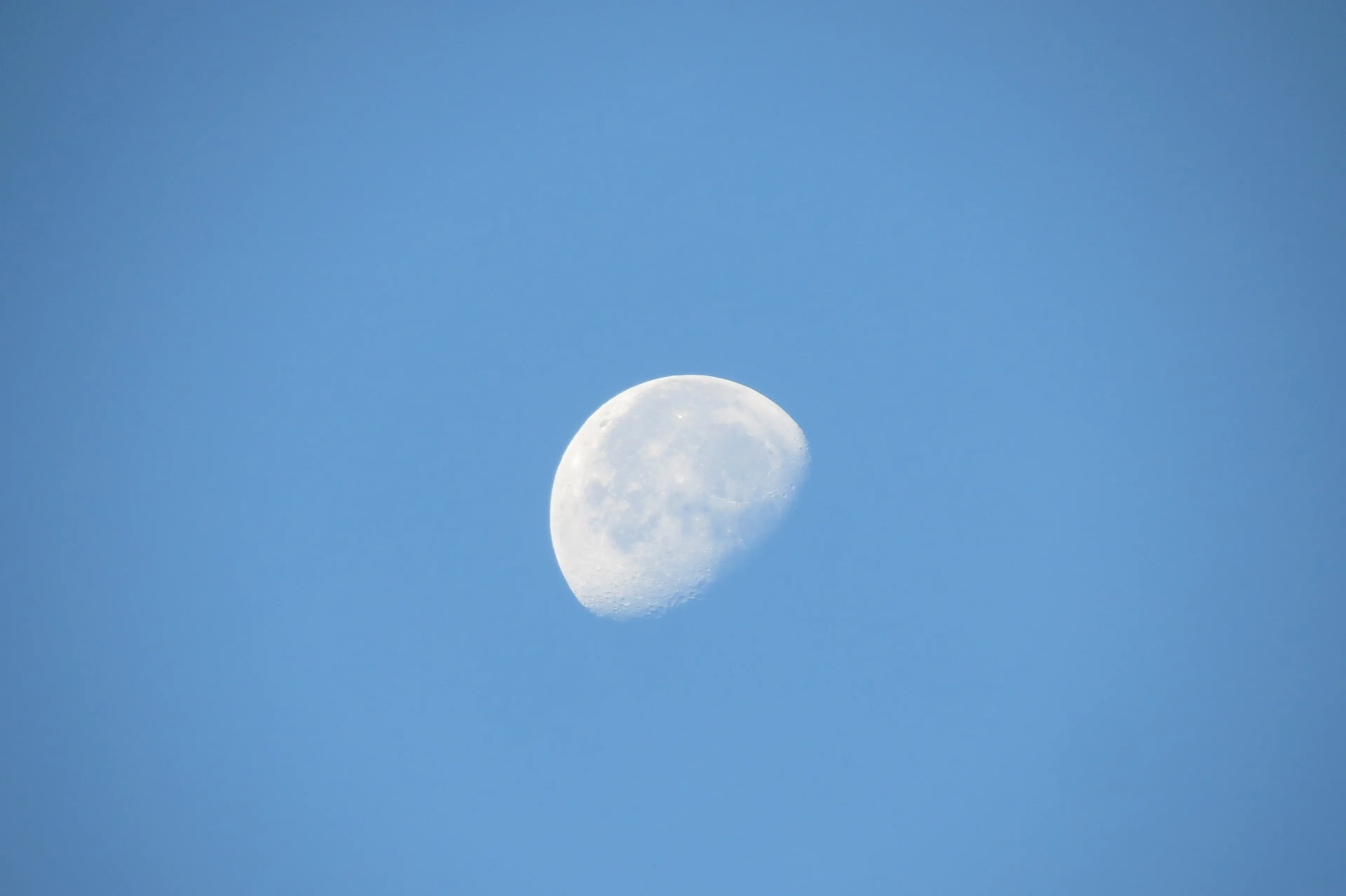 Some people aren't aware that the Moon isn't restricted to a night shift.