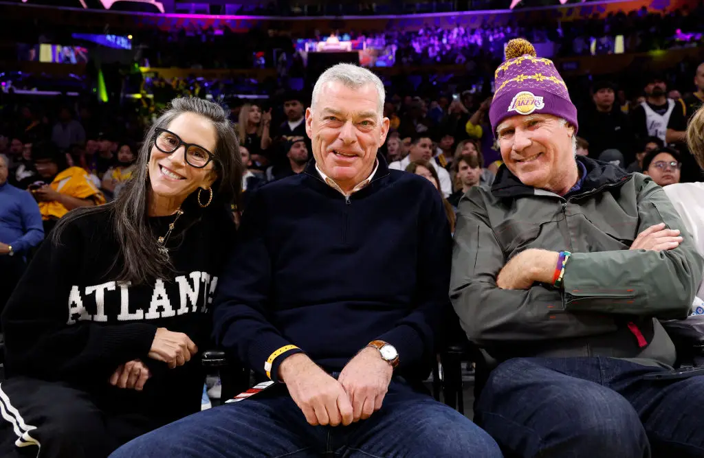 Jami Gertz and Tony Ressler alongside a slightly more recognisable celebrity (Kevork Djansezian/Getty Images)