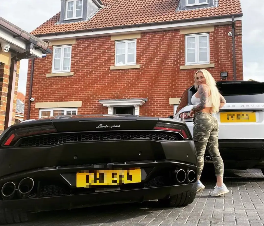 Her other car is a Nissan Qashqai. (Instagram/@chelseafergo)