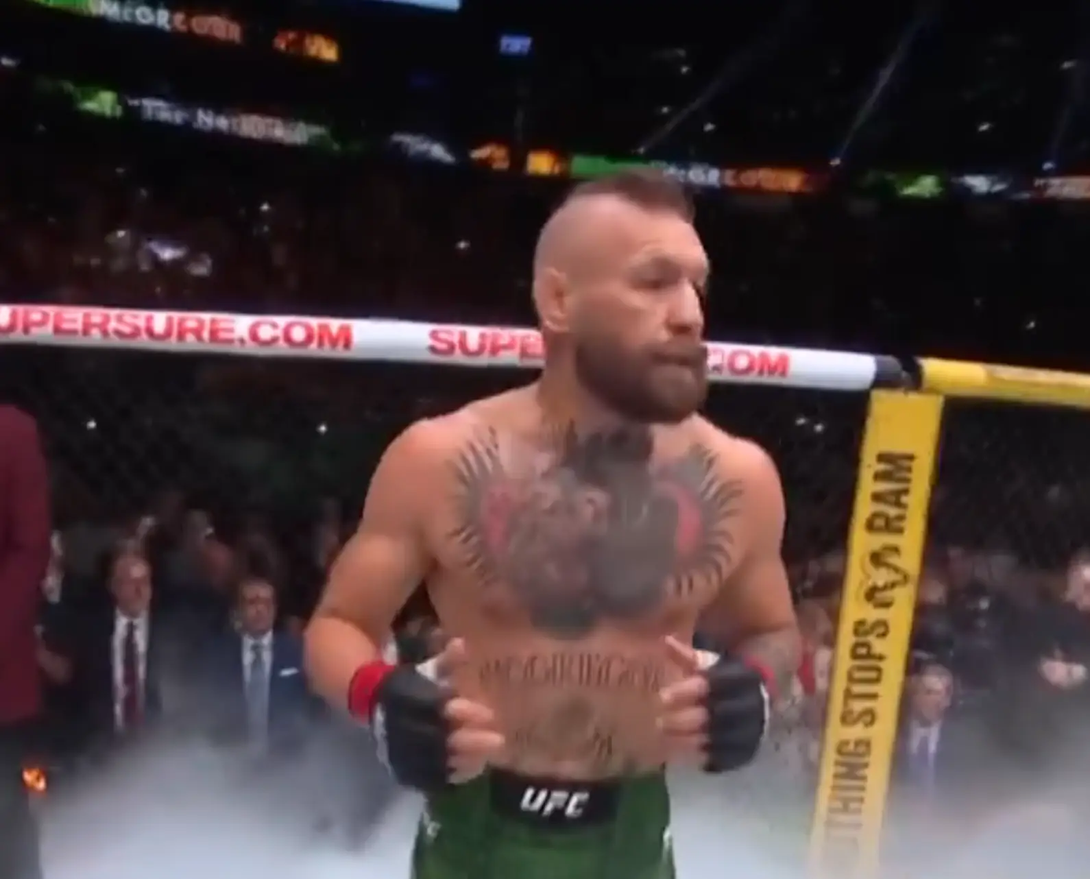 McGregor's return to the octagon didn't go to plan (TNT)