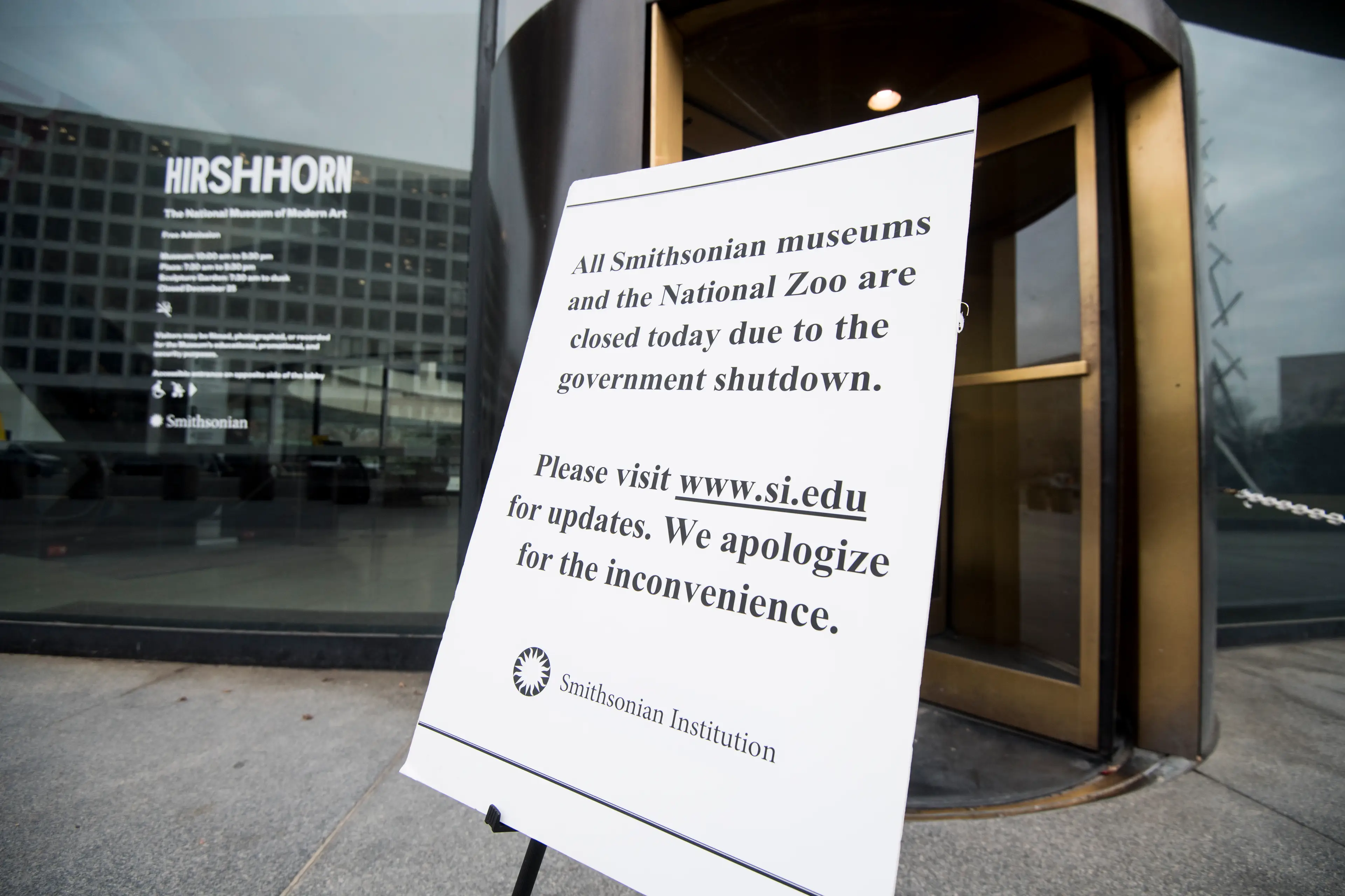 Museums and parks close, only the essential functions are going and hundreds of thousands of people are furloughed (Bill Clark/CQ Roll Call)