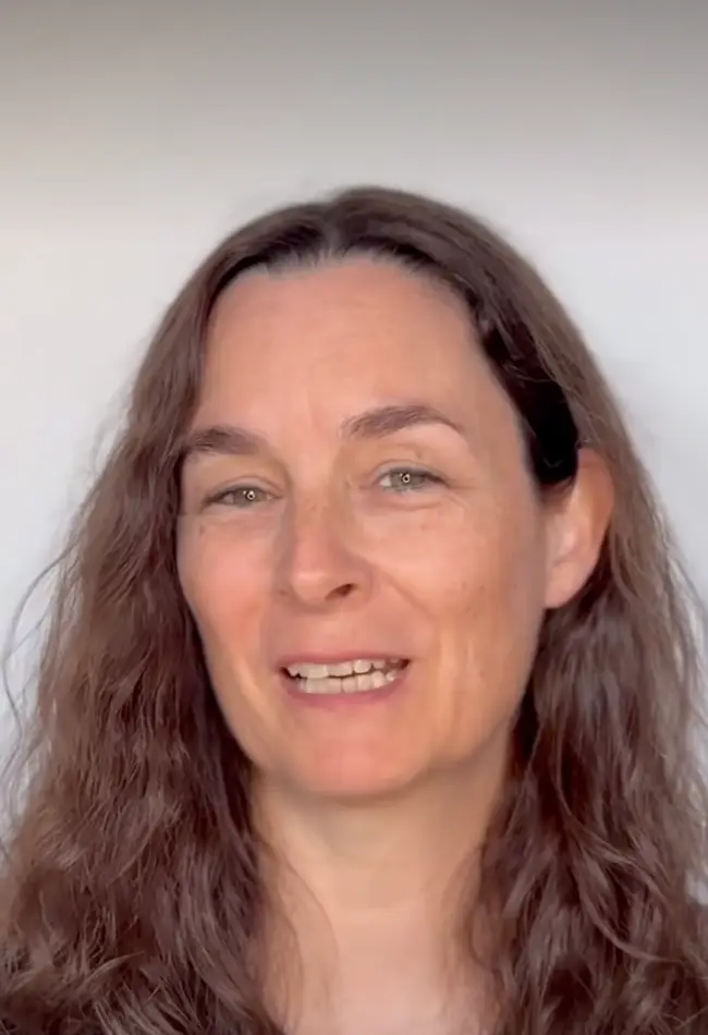 Body language and microexpressions expert Annie Särnblad has shared her thoughts on the clip (Instagram/@annie.sarnblad)