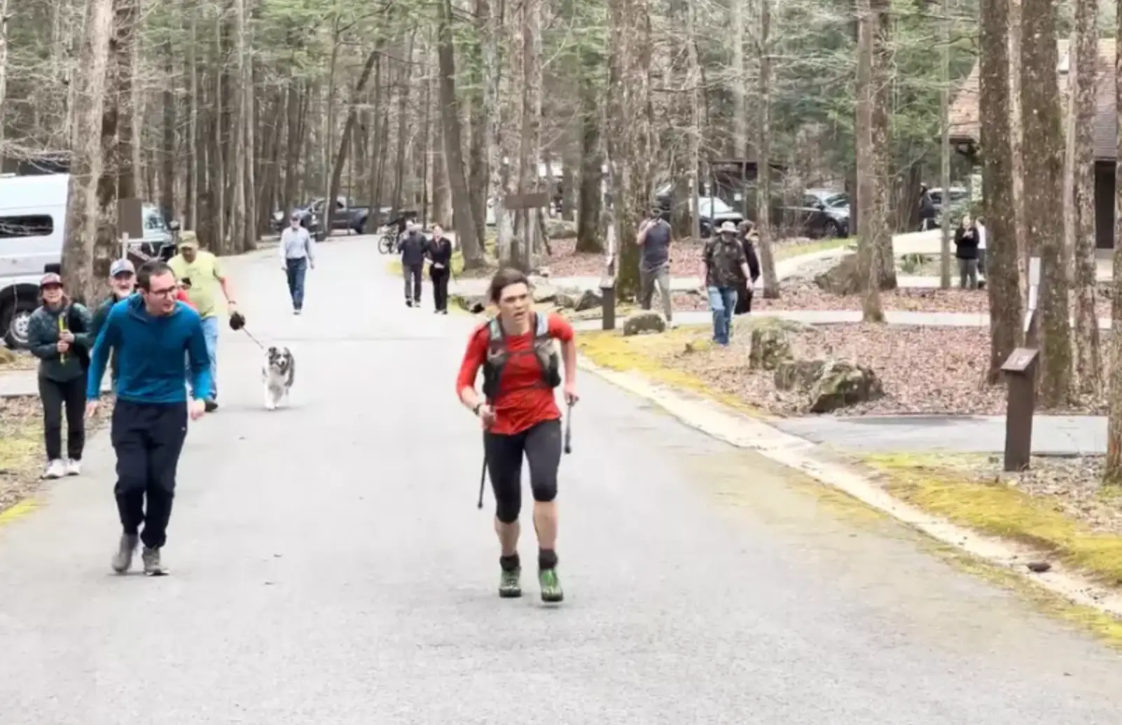 Jasmin Paris is the first woman to complete the ultramarathon (Instagram/@escoacorrere)