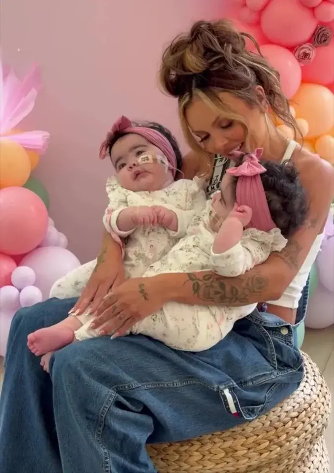 Jesy shares the twins with her ex-fiancé Zion Foster (Instagram/@jesynelson)