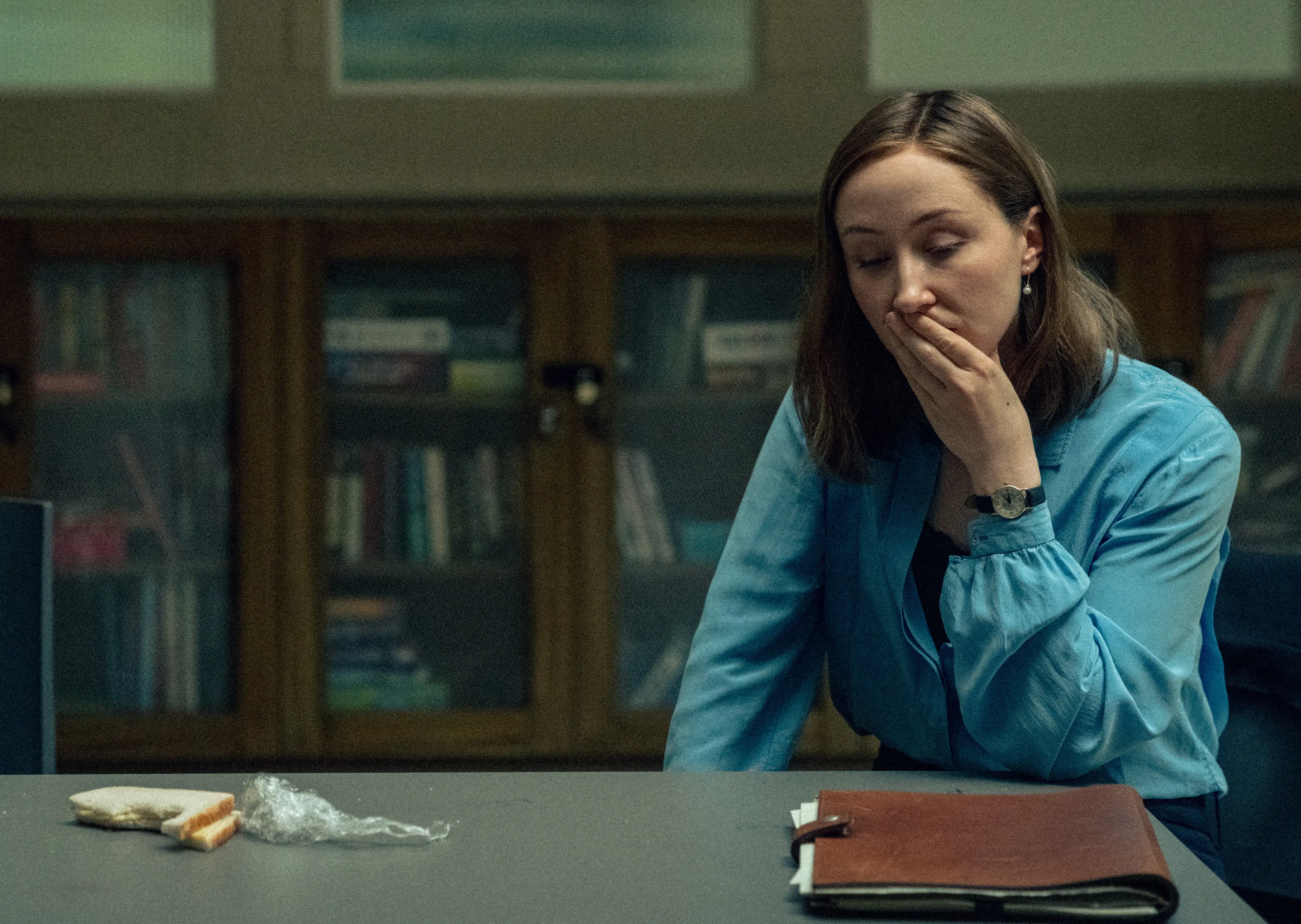 By the end of the encounter she can barely touch a sandwich he took one bite from (Netflix)