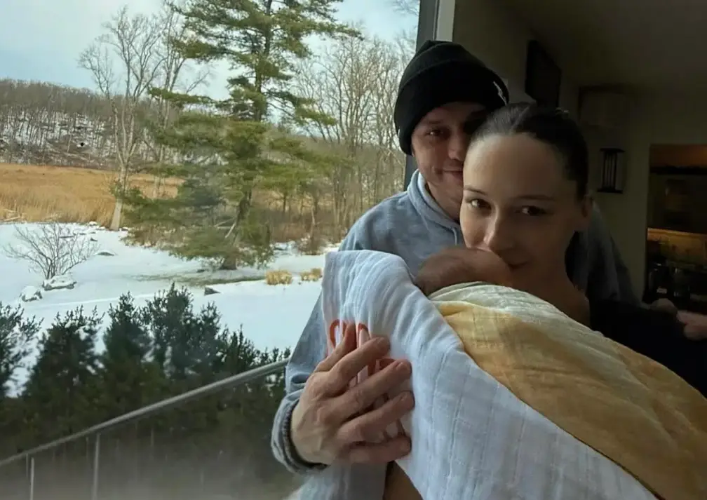 The comedy star welcomed his daughter Scottie with Elsie Hewitt in December (Instagram/@elsie)