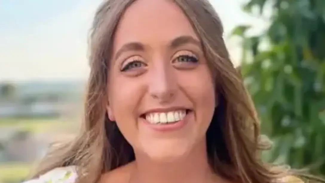 Woman diagnosed with stage 4 bowel cancer shares four little-known symptoms she experienced