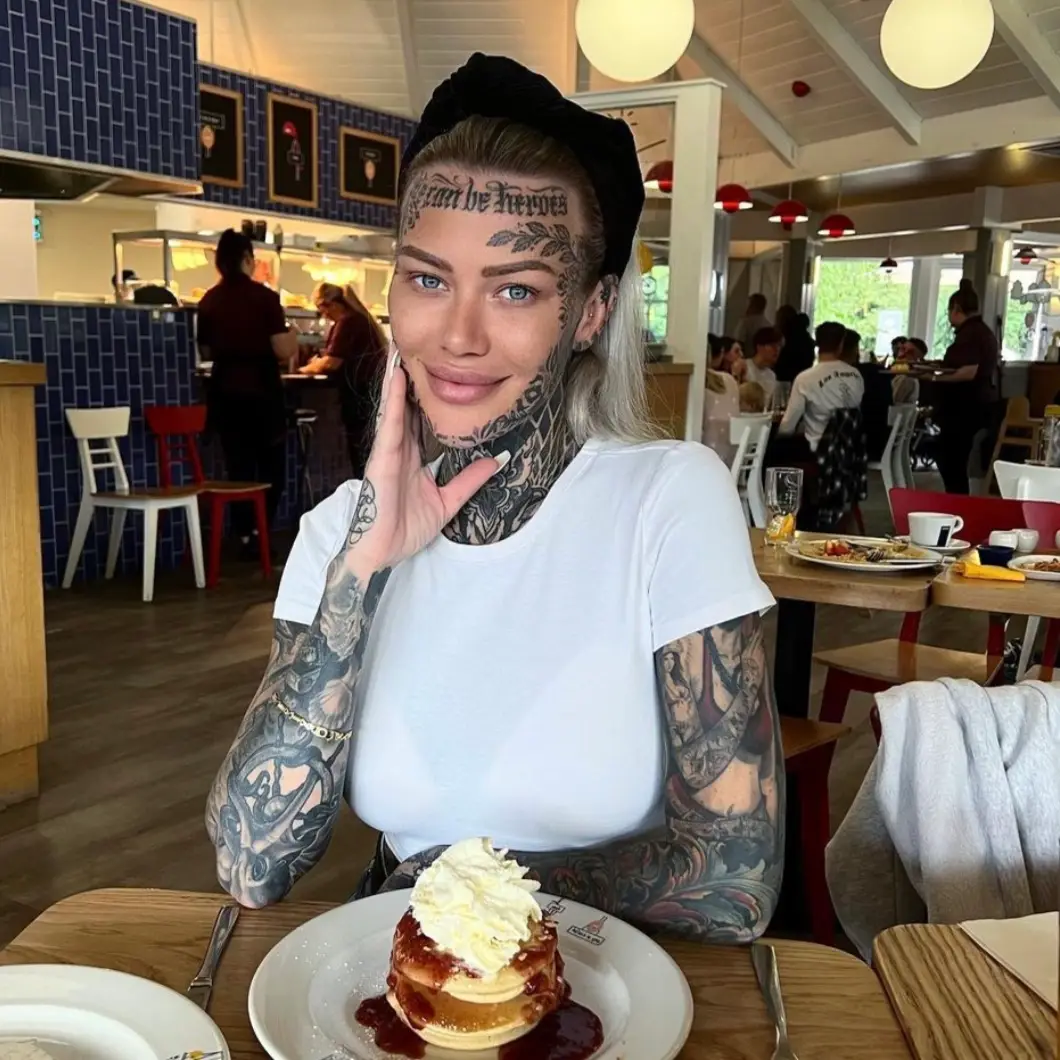 The mum can't understand why some people are so against her body art.