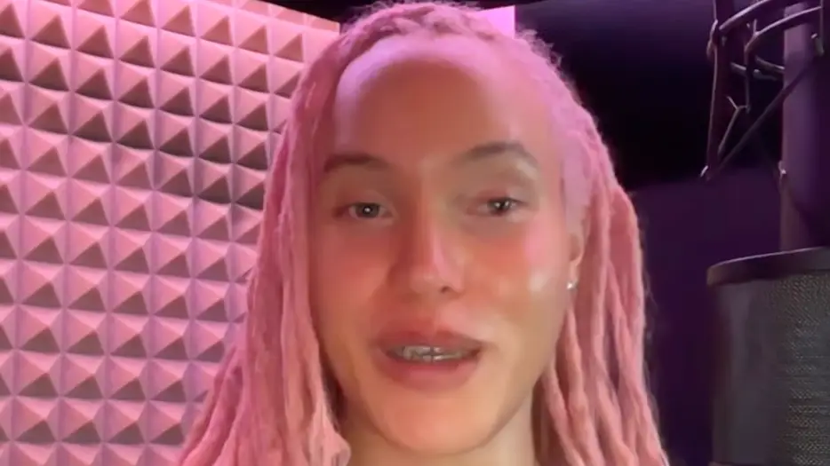 Instagram/voiceofairyn