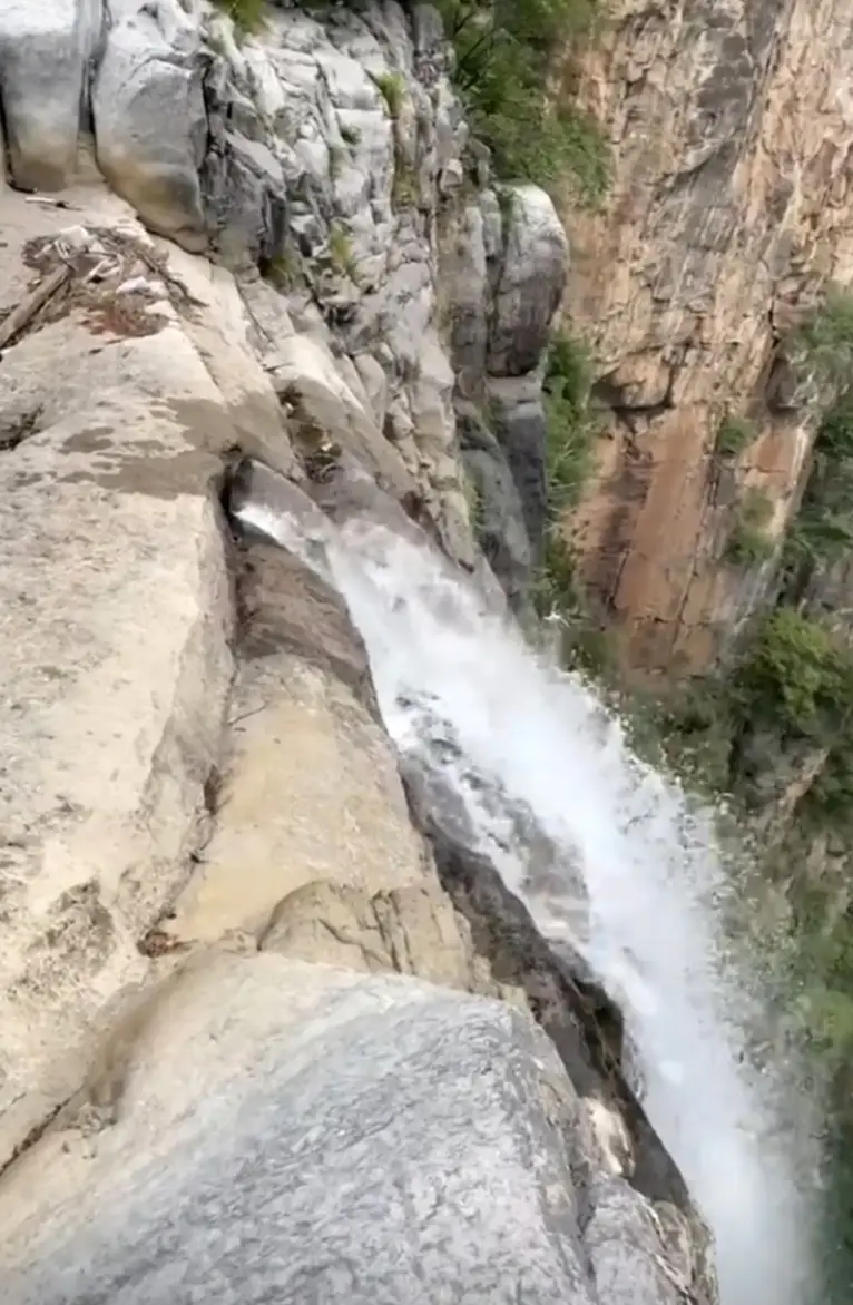 Turns out there's a pipe. (Douyin)