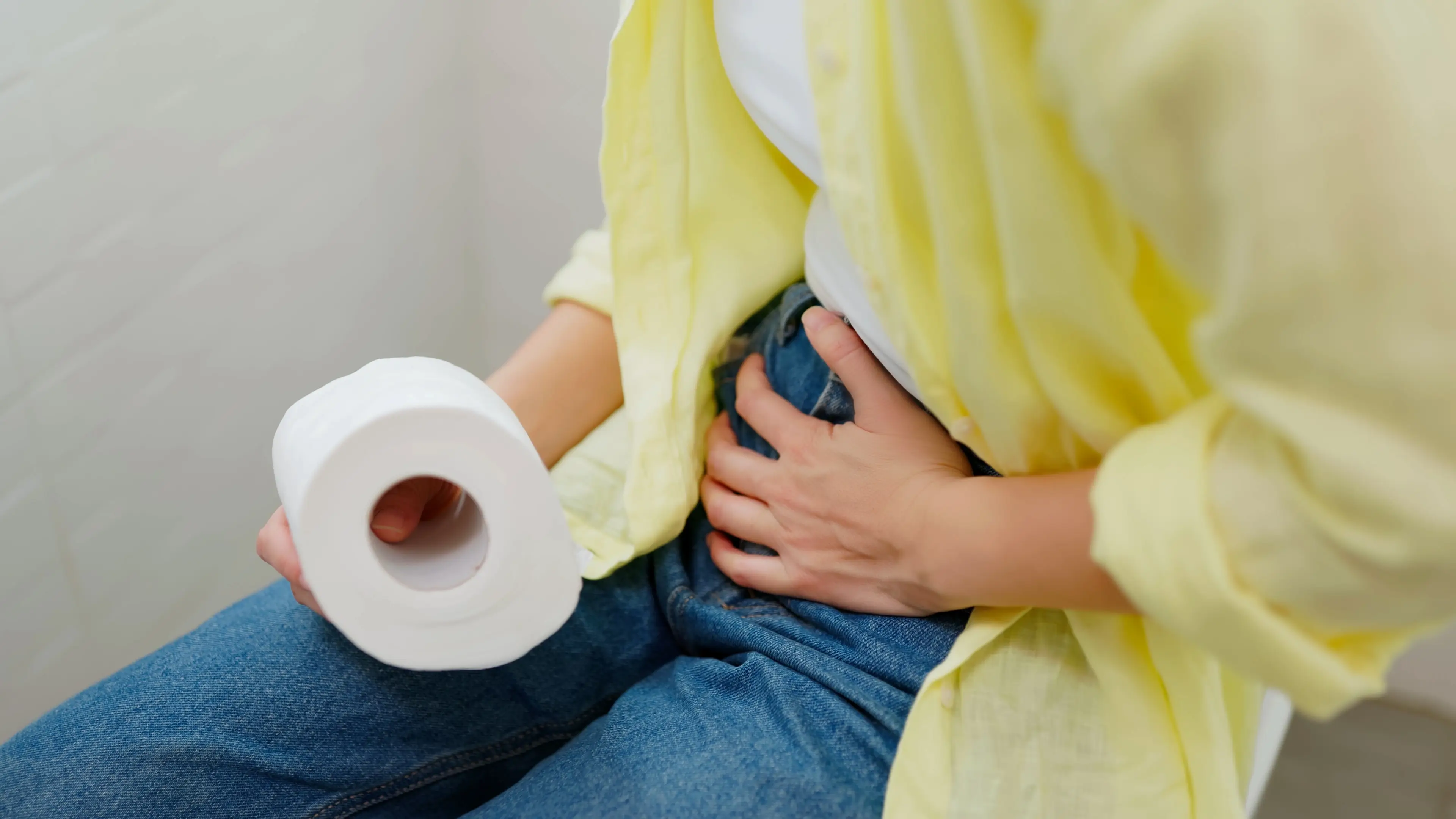 Key symptoms of bowel cancer in young people as important signs often ignored