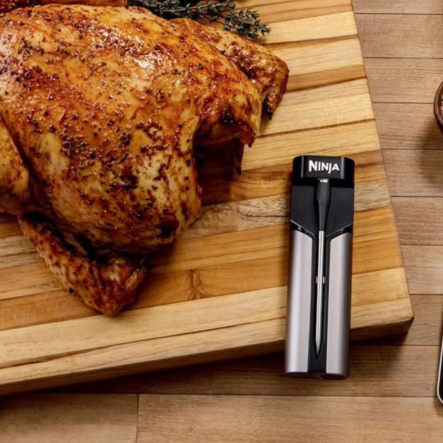 The digital probe is Bluetooth compatible (Ninja)