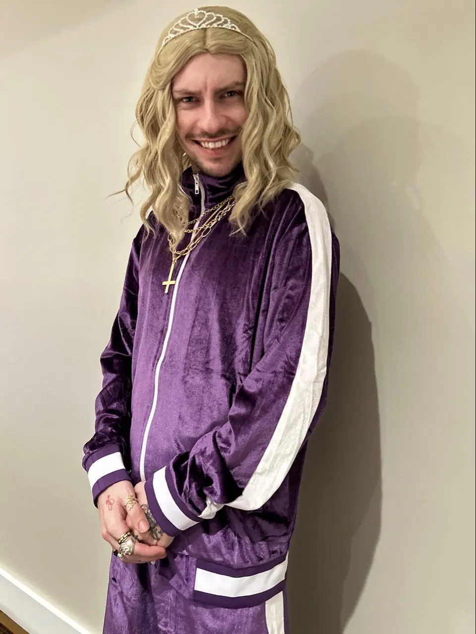 Ronan dressed as Sir Jimmy Crystal for the early screening (Reddit/Rexlee102/Supplied)