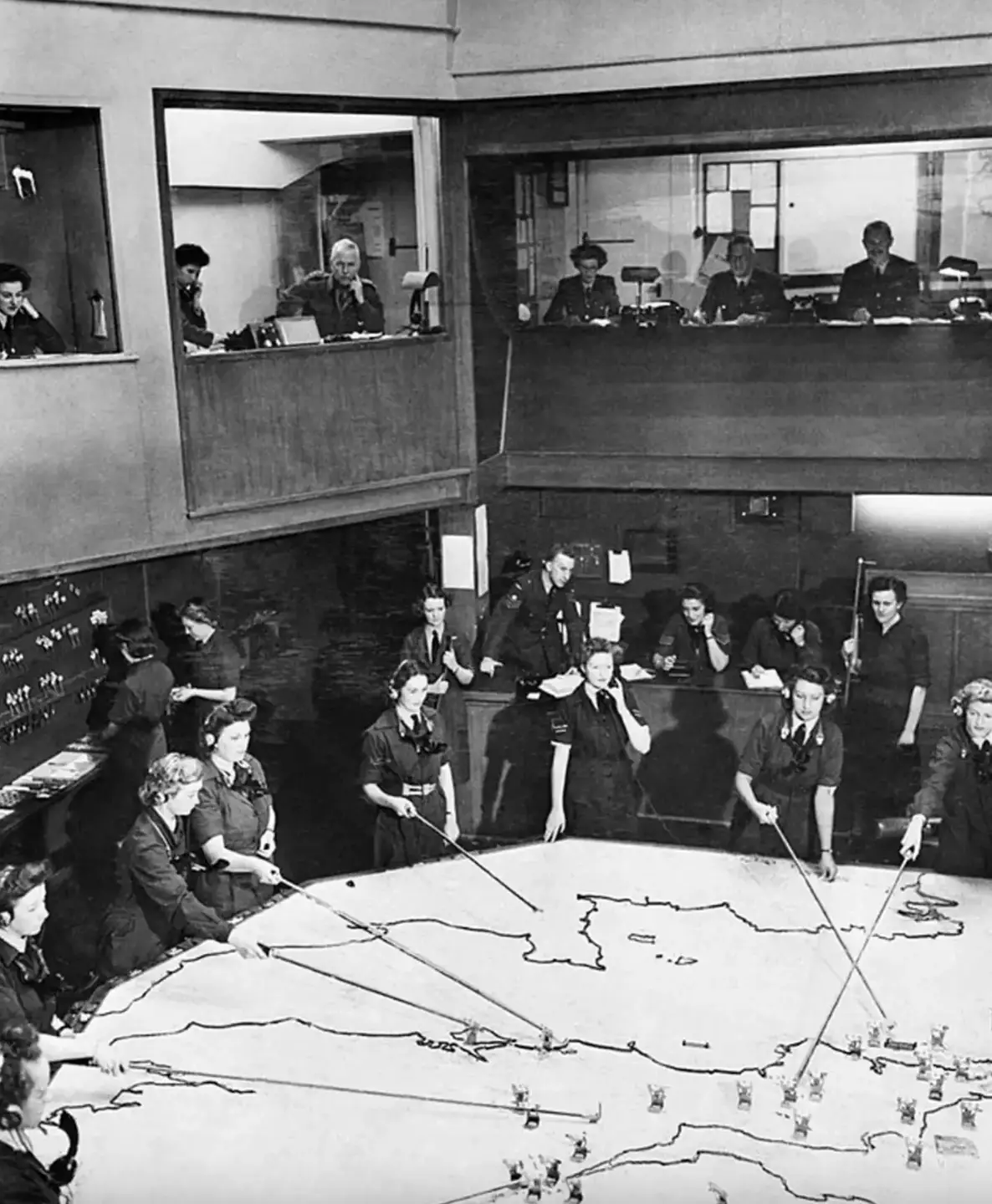 Are the government keeping a spacecraft under the building? Nearby residents think not (Fg. Off. A Goodchild/Imperial War Museums via Getty Images)