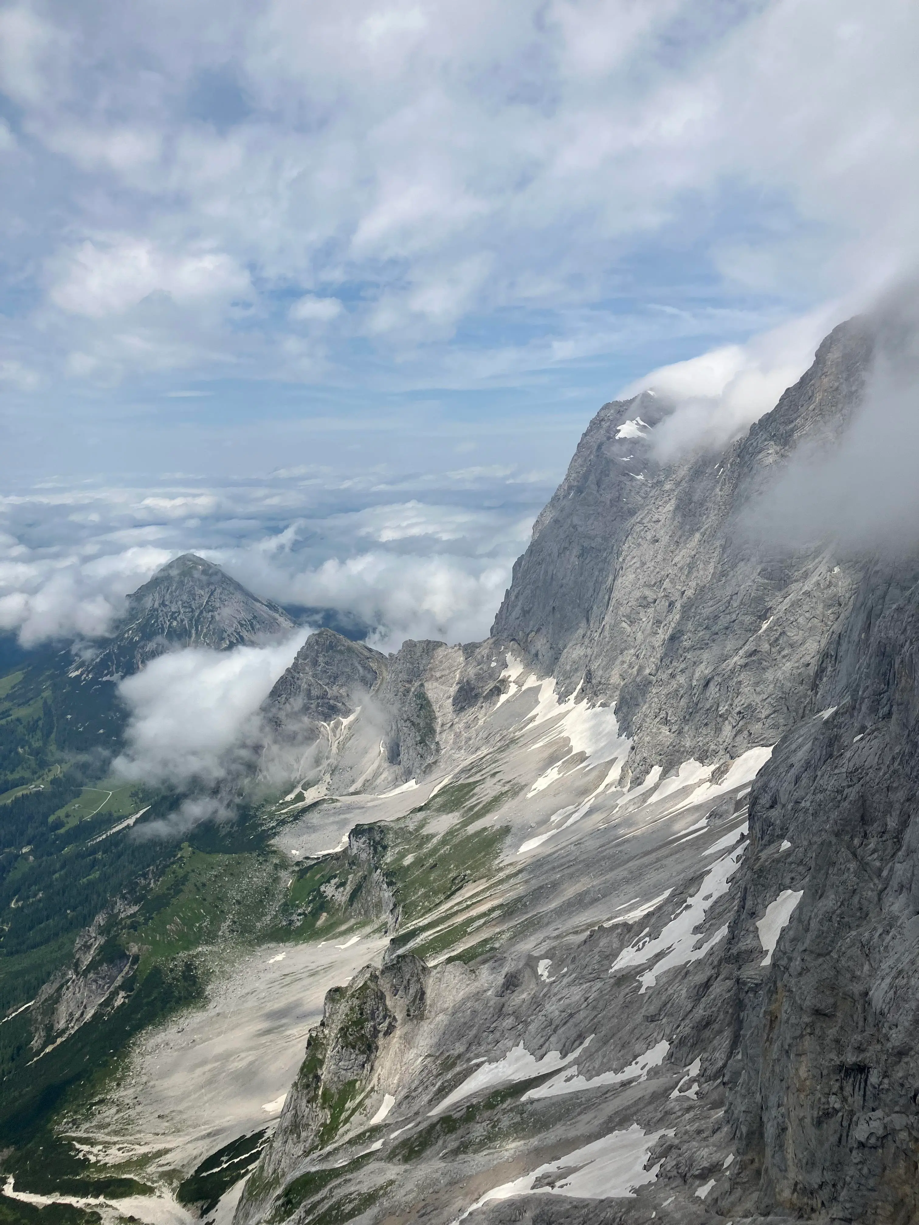 It's certainly a long way up (LADbible)