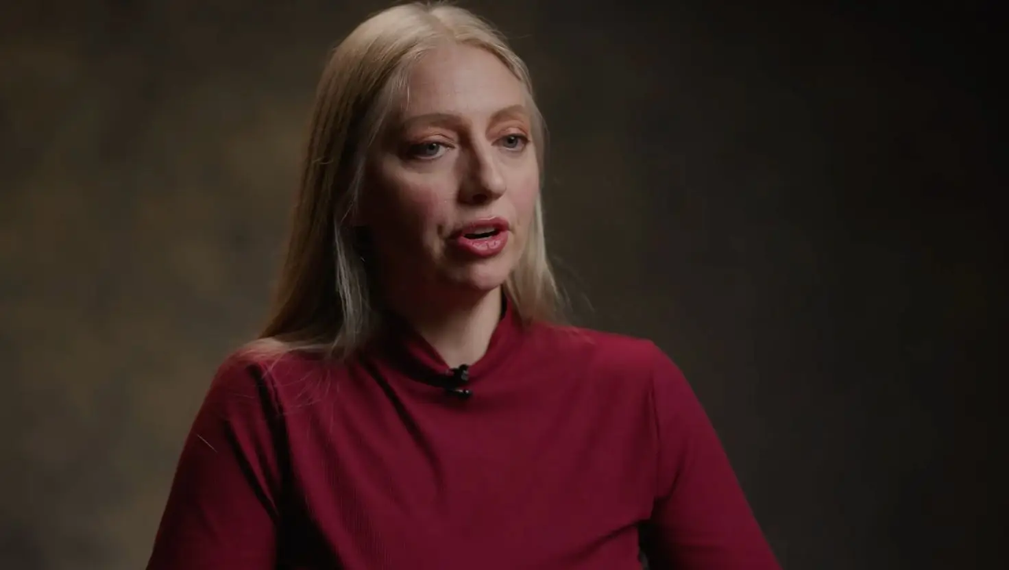 Naomi Swartzentruber escaped from her Amish childhood in Michigan for life in Las Vegas (LADbible Stories)