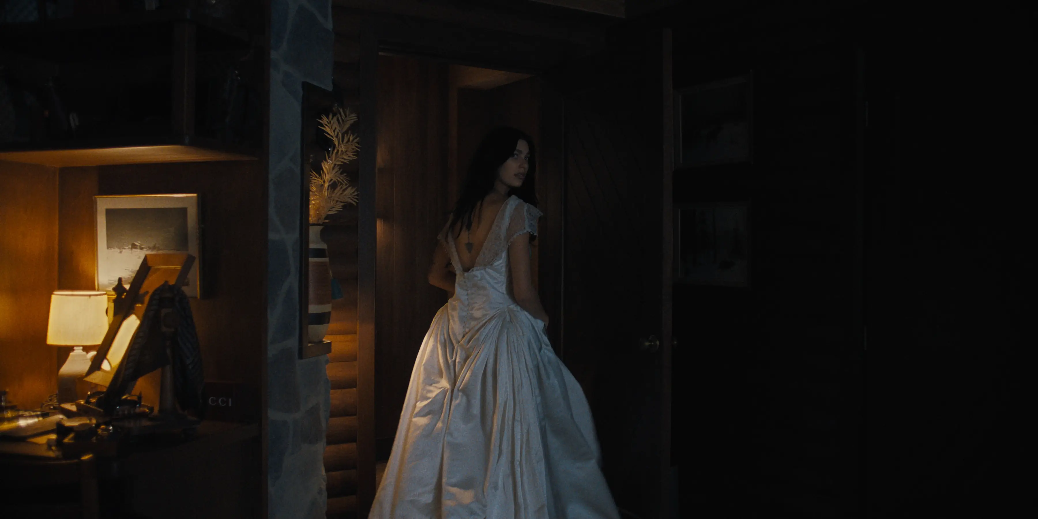 One critic reckons it's going to 'scare the sh*t' out of people thinking about marriage. (Netflix)