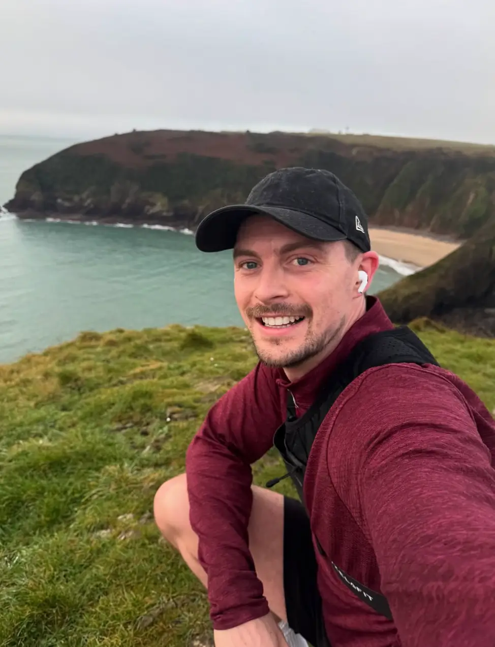 Alex says going sober should 'enrich' your life, not 'restrict' it. (Instagram/dralexgeorge)