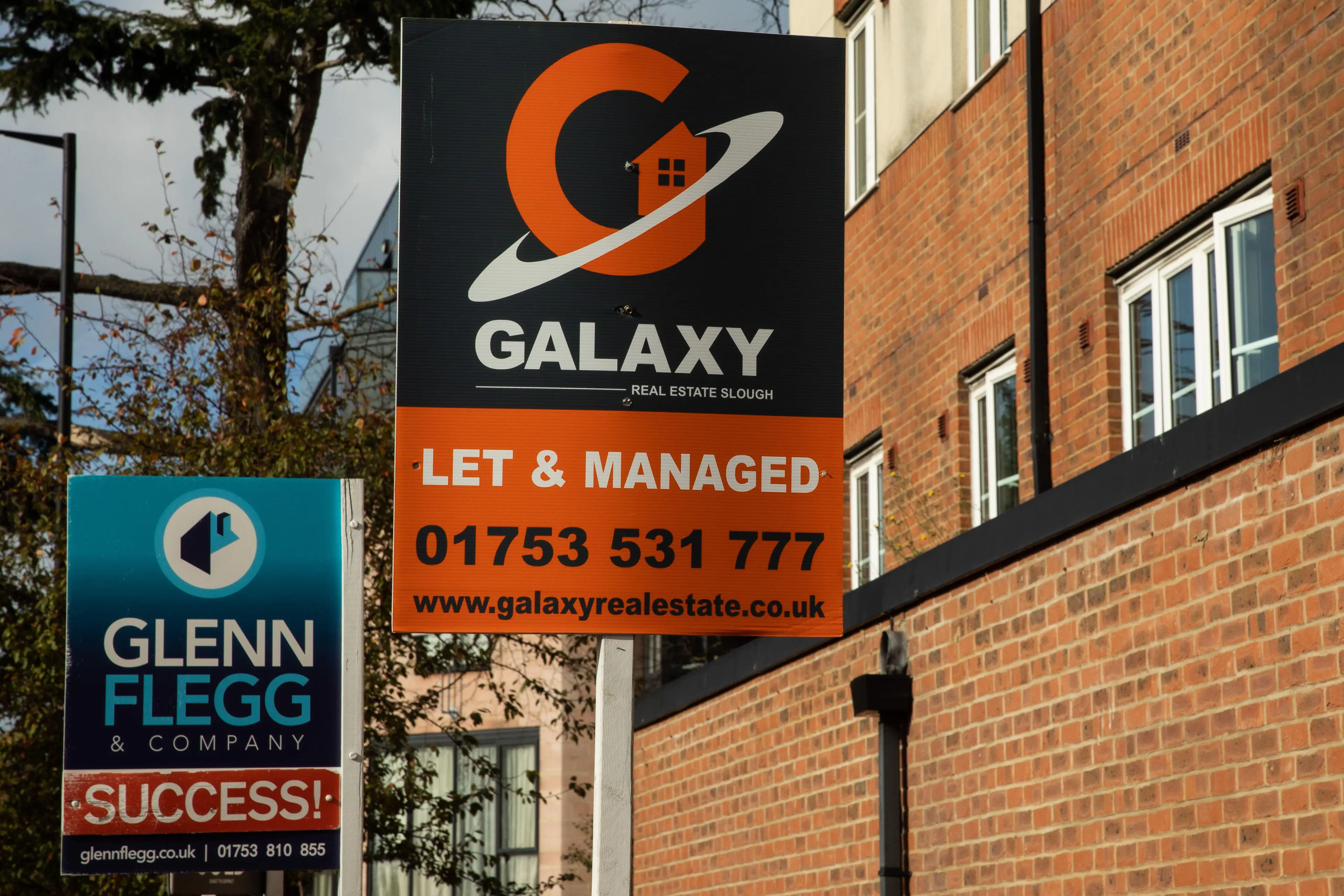 Allsopp said university students should choose to live at home.