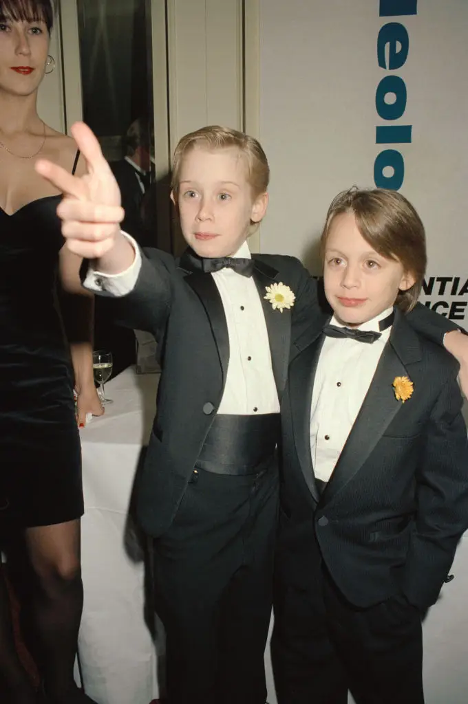 Macaulay Culkin (left) with his younger brother Kieran Culkin (right) in 1990 (Dave Benett/Getty Images)