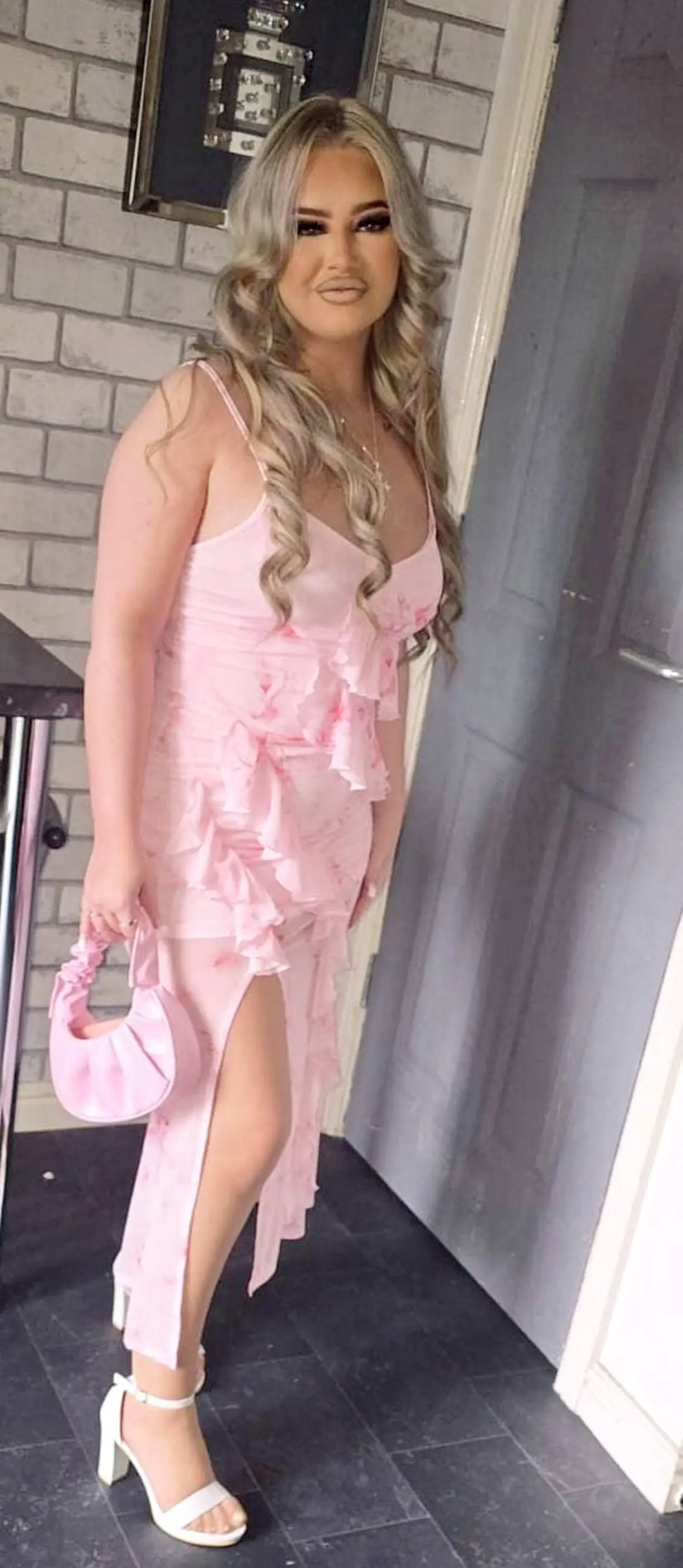 Amy told people to 'put your balloons down because you'll only end up like me' (Catrina Proctor/SWNS)