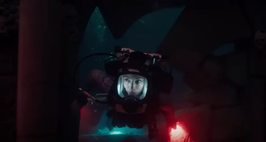 The shark killed all of Sophia's colleagues. (Netflix)