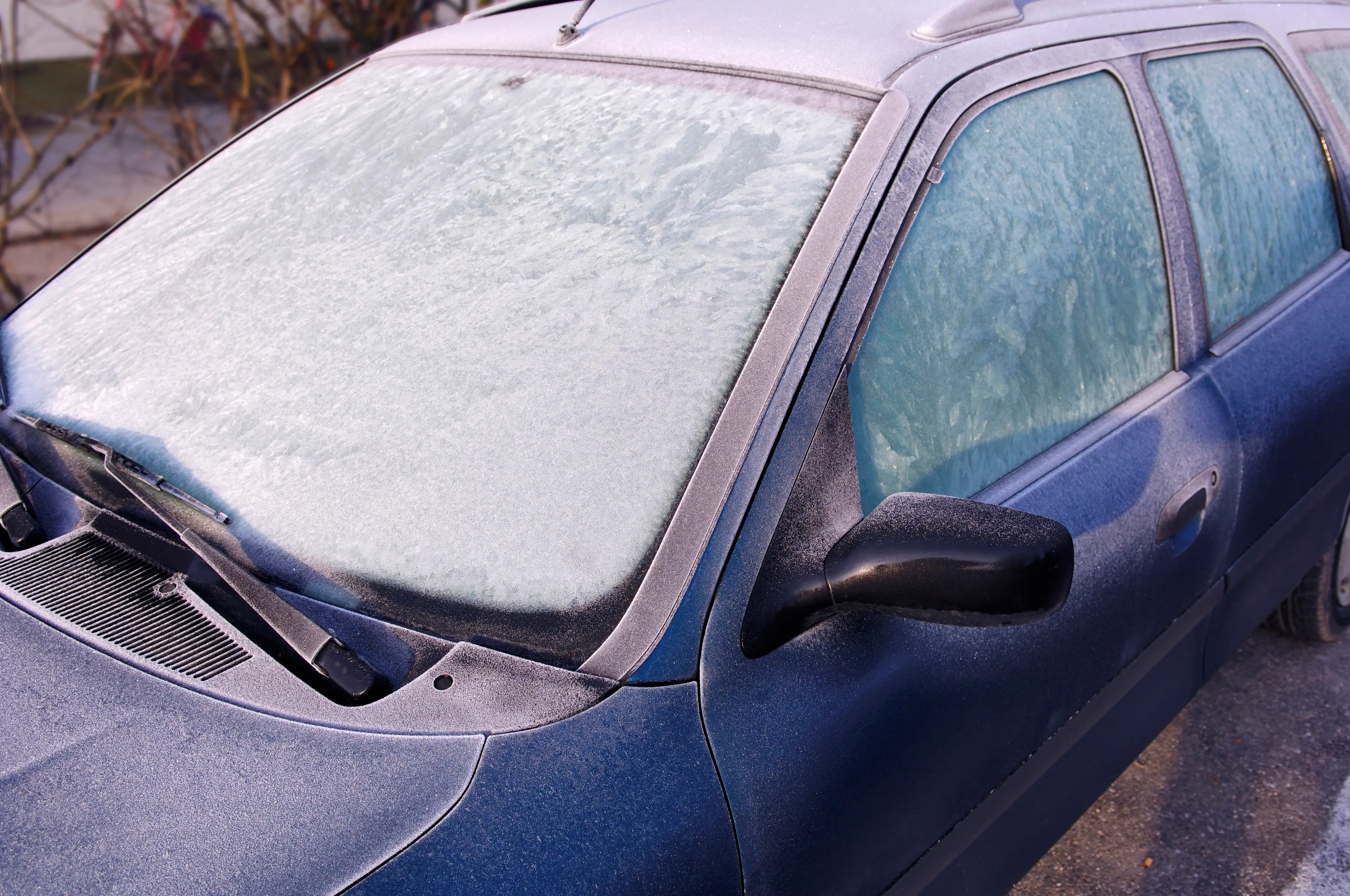 Frozen car windows are not a vibe (Getty Stock Image)