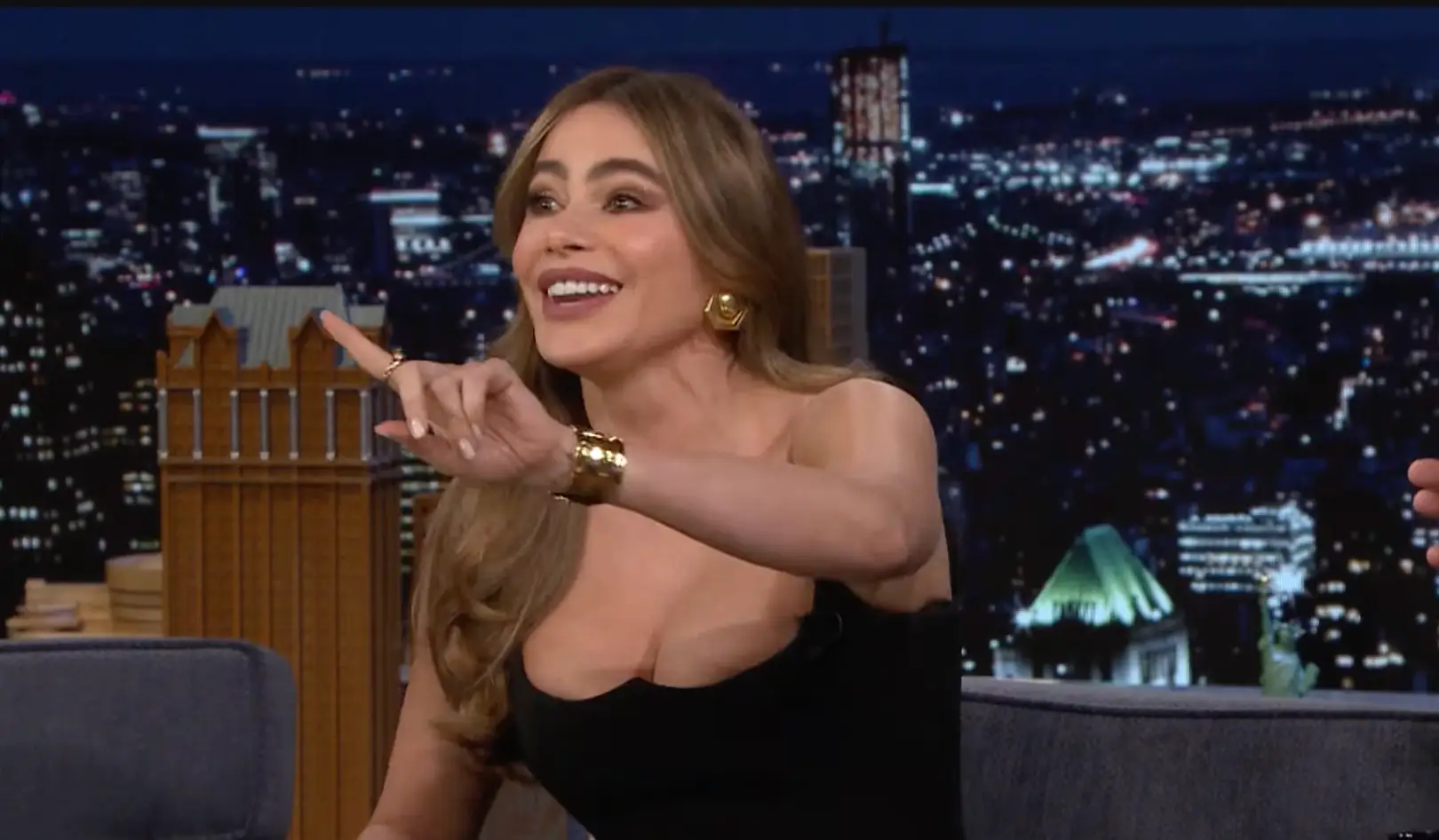 The star had the audience in hysterics when she shared that she was ‘taught how to do cocaine’.