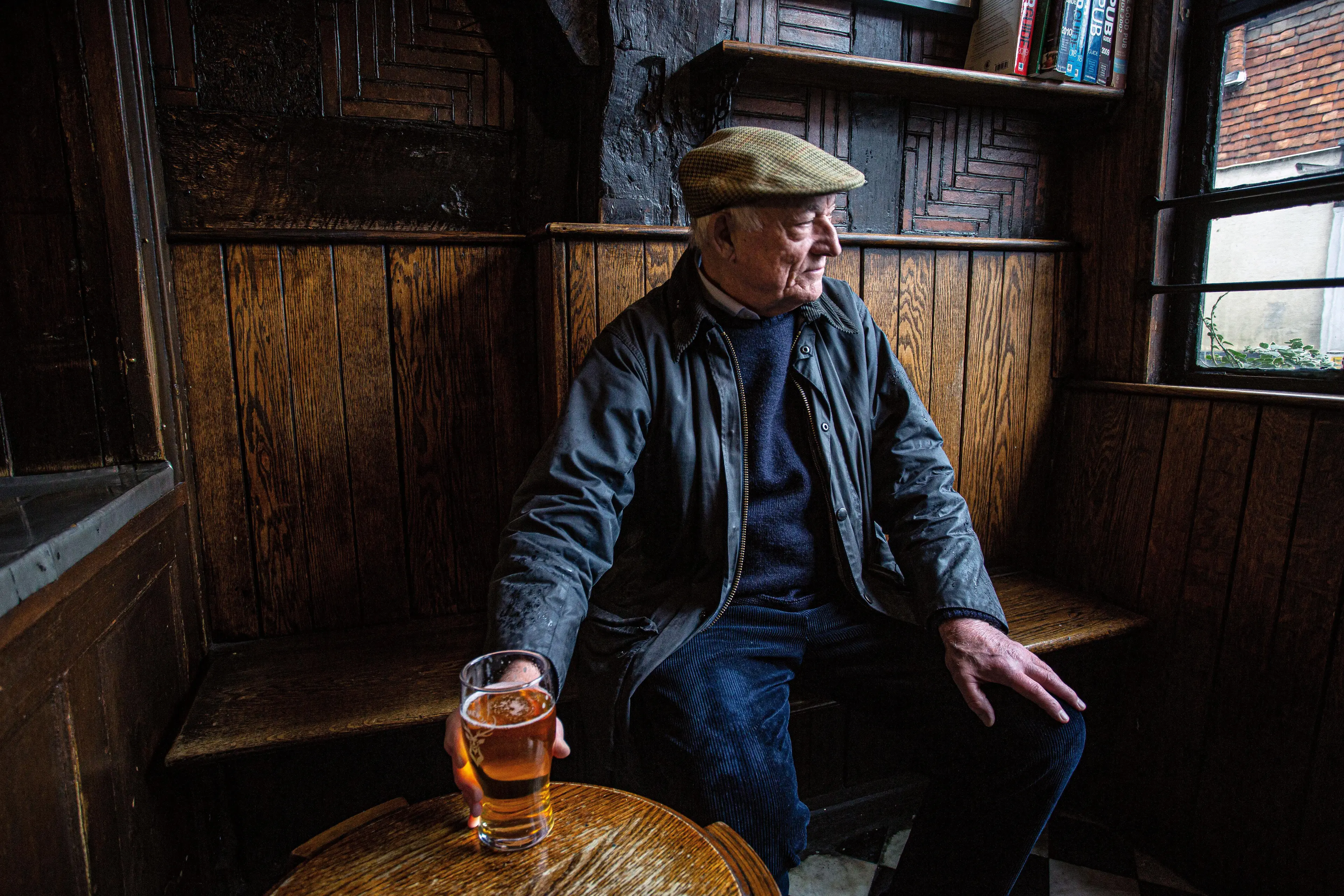 Man drinks pint and reflects on failed Dry January bid.