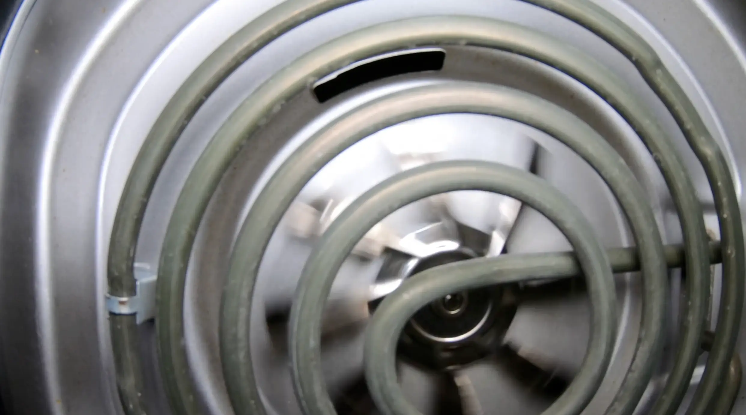 Seeing the inside of an air fryer is slightly odd (YouTube/Casual Cooking)