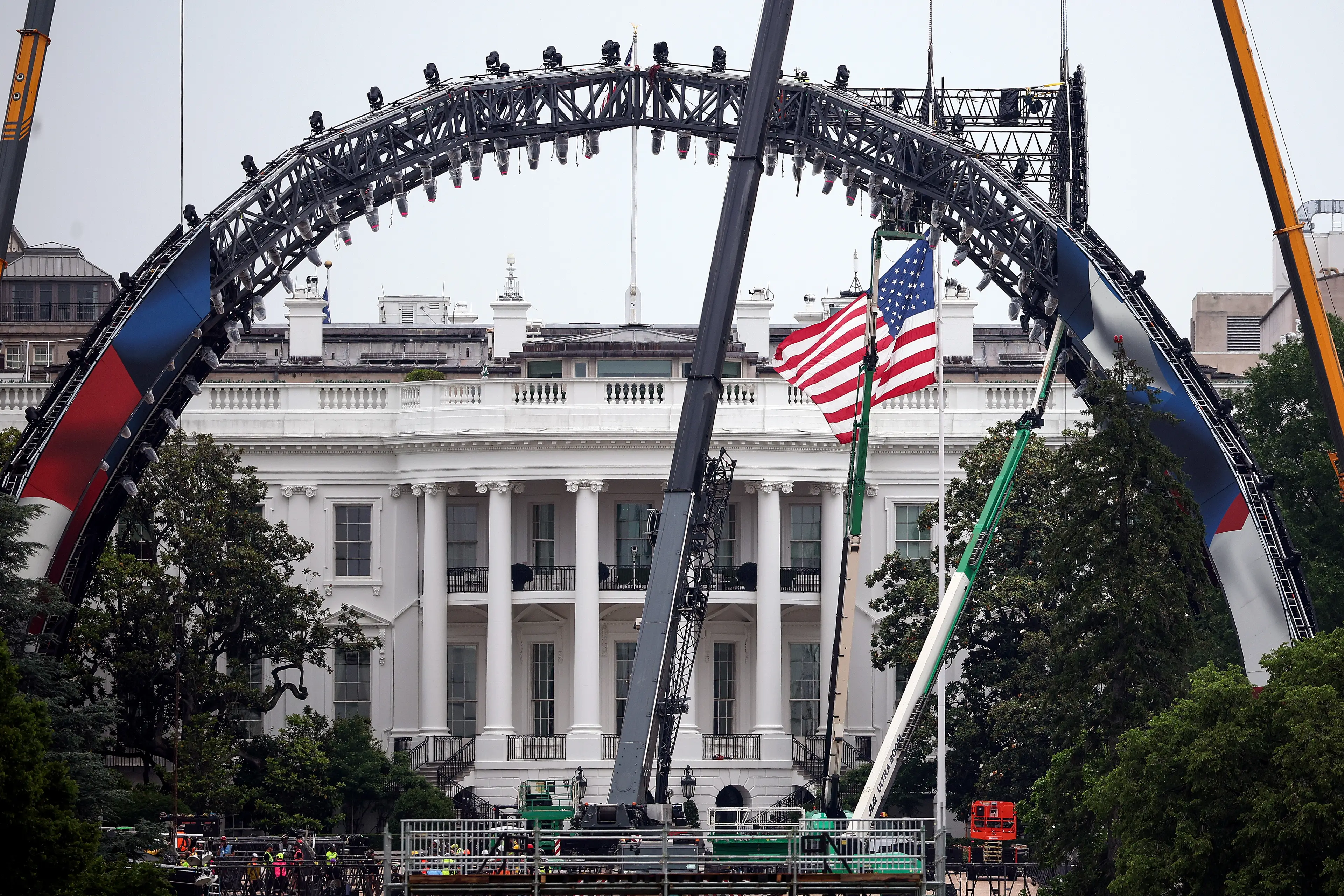 Construction has began on the UFC octagon outside the White House (Getty)
