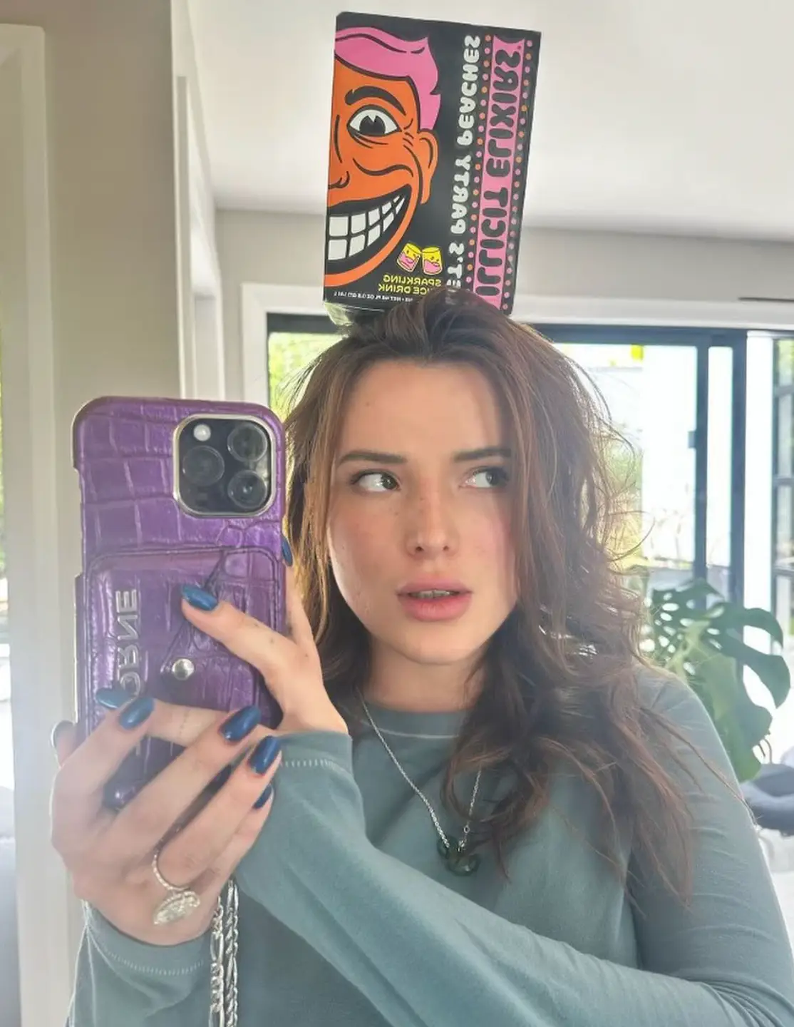 (@bellathorne/Instagram)