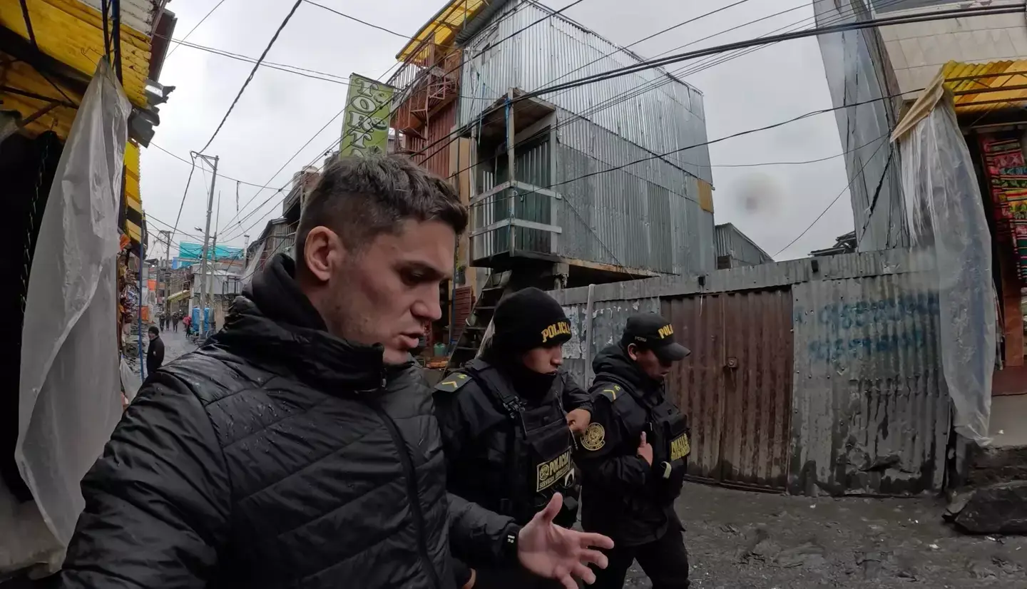 The YouTuber was accompanied by two cops (YouTube/Zazza The Italian)