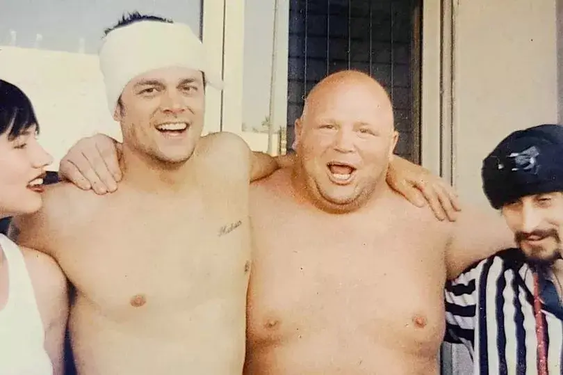 Knoxville was knocked out in seconds.