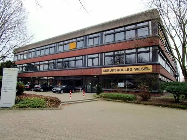 The school where the teacher had not worked since 2009 but was still fully paid (Berufskolleg Wesel)