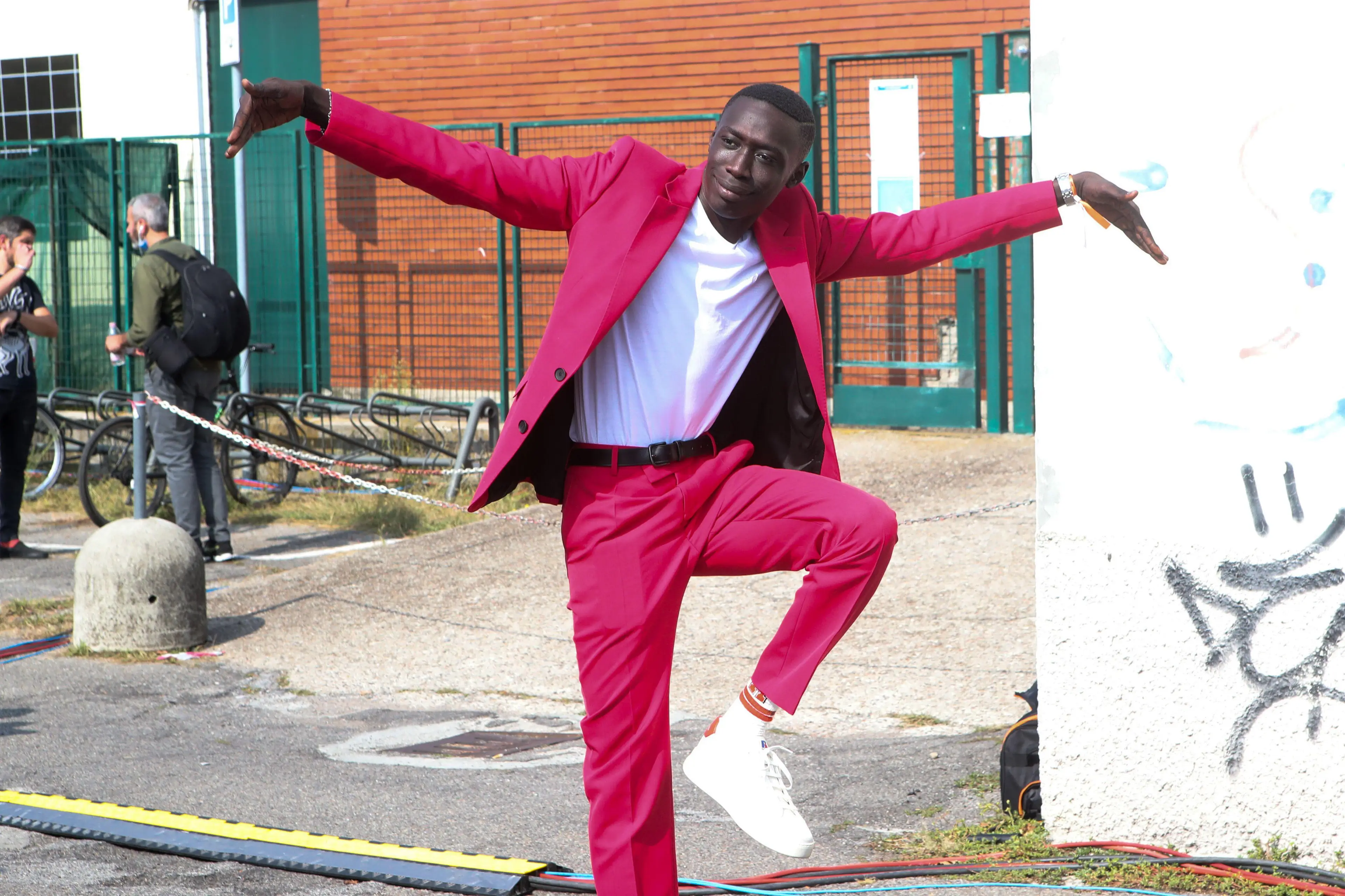 Lame arriving at the Boss runaway show at Milan Fashion Week.