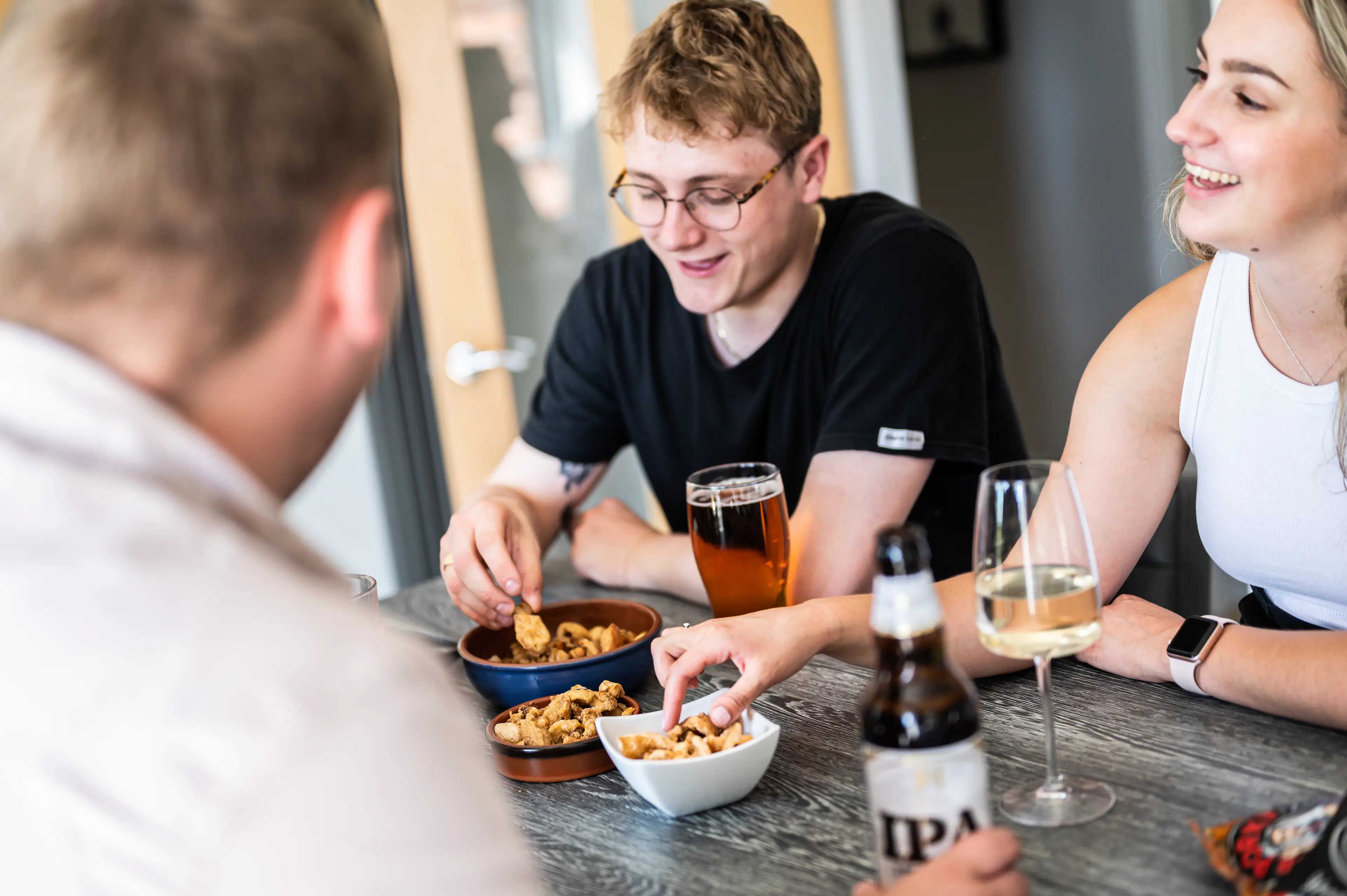 New research from Mr Porky said 76% of beer drinkers say pork scratchings improve their overall enjoyment when having them with a pint. (