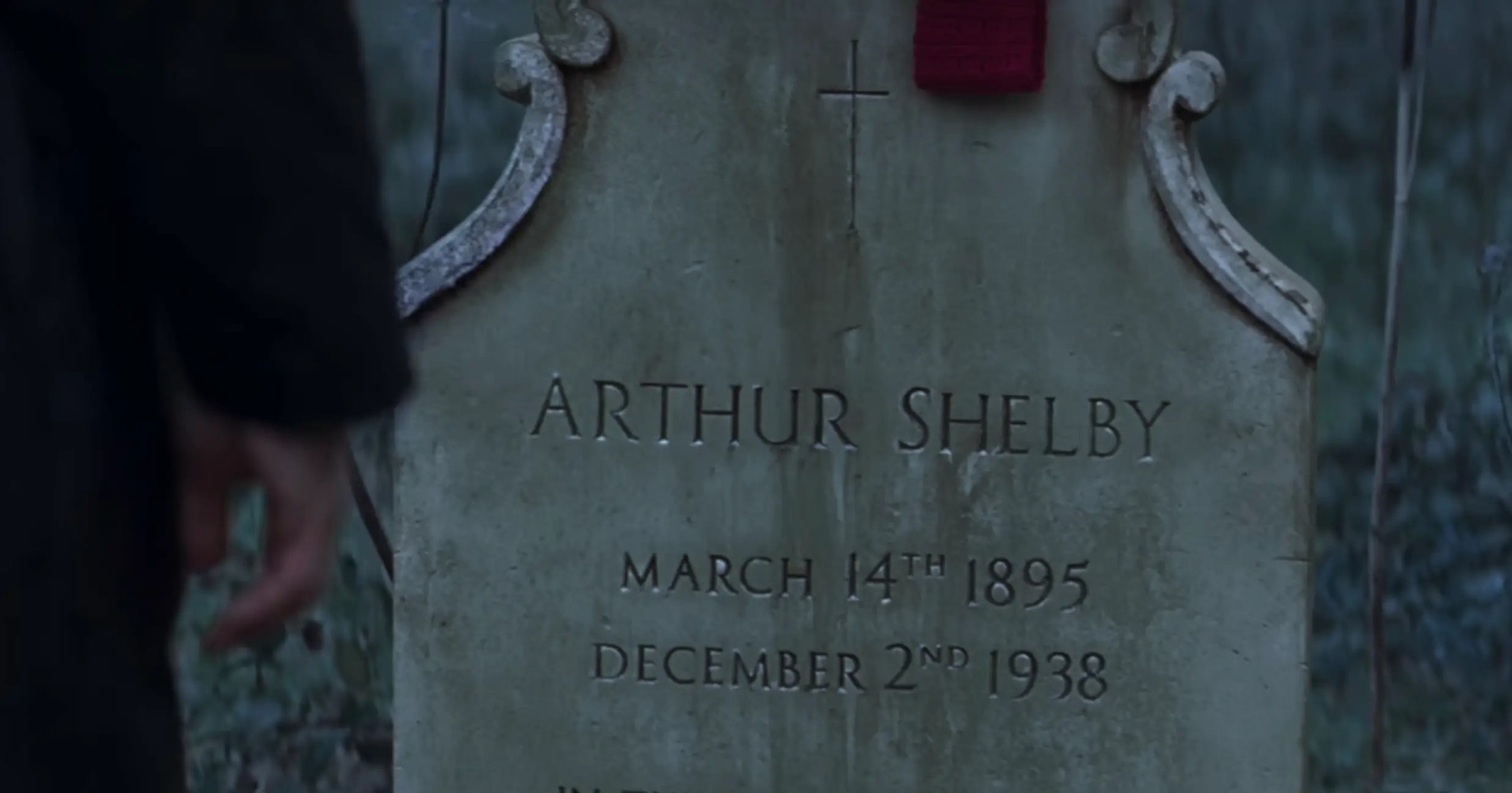 Peaky Blinders fans were left gobsmacked when it was revealed that the grave belonged to Arthur (Netflix)