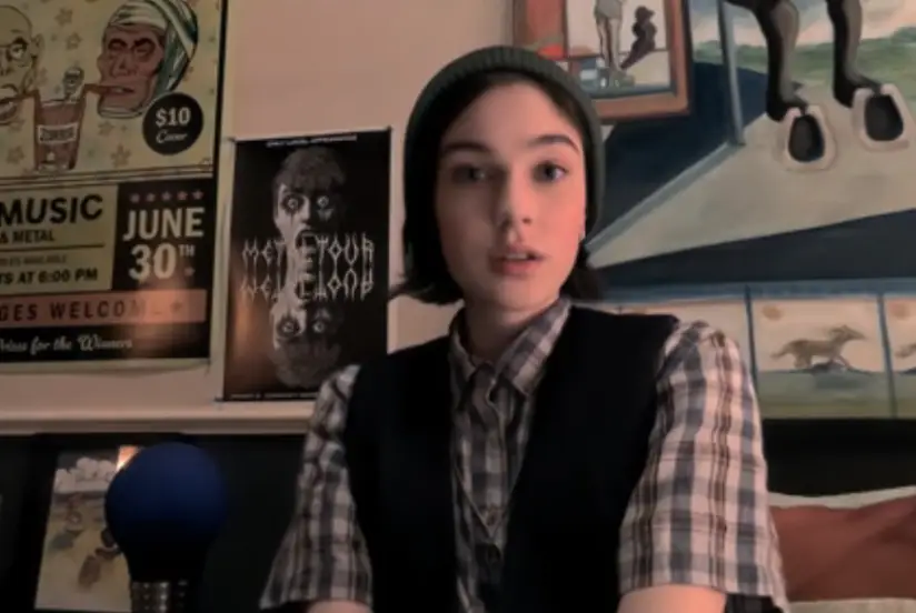 Kelly is revealed to be non-binary in the reboot (Disney+)