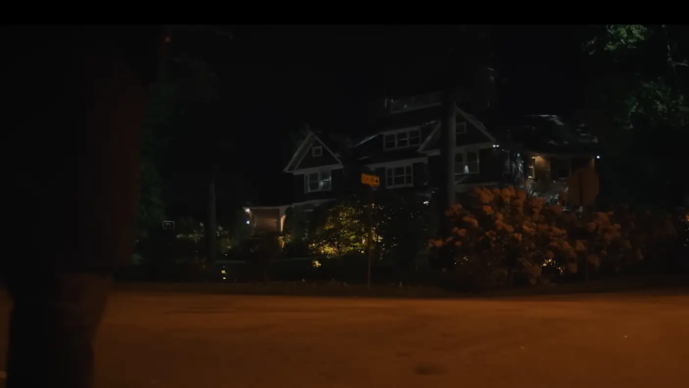 The sale of the house was not easy.