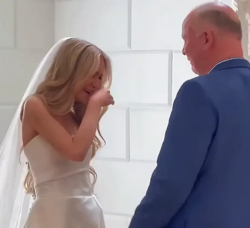 Annie developed a 'f**k it list' of things she wanted to do before she died, and one of them was her dad Patrick seeing her in a wedding dress (Instagram/@annaliese_holland)